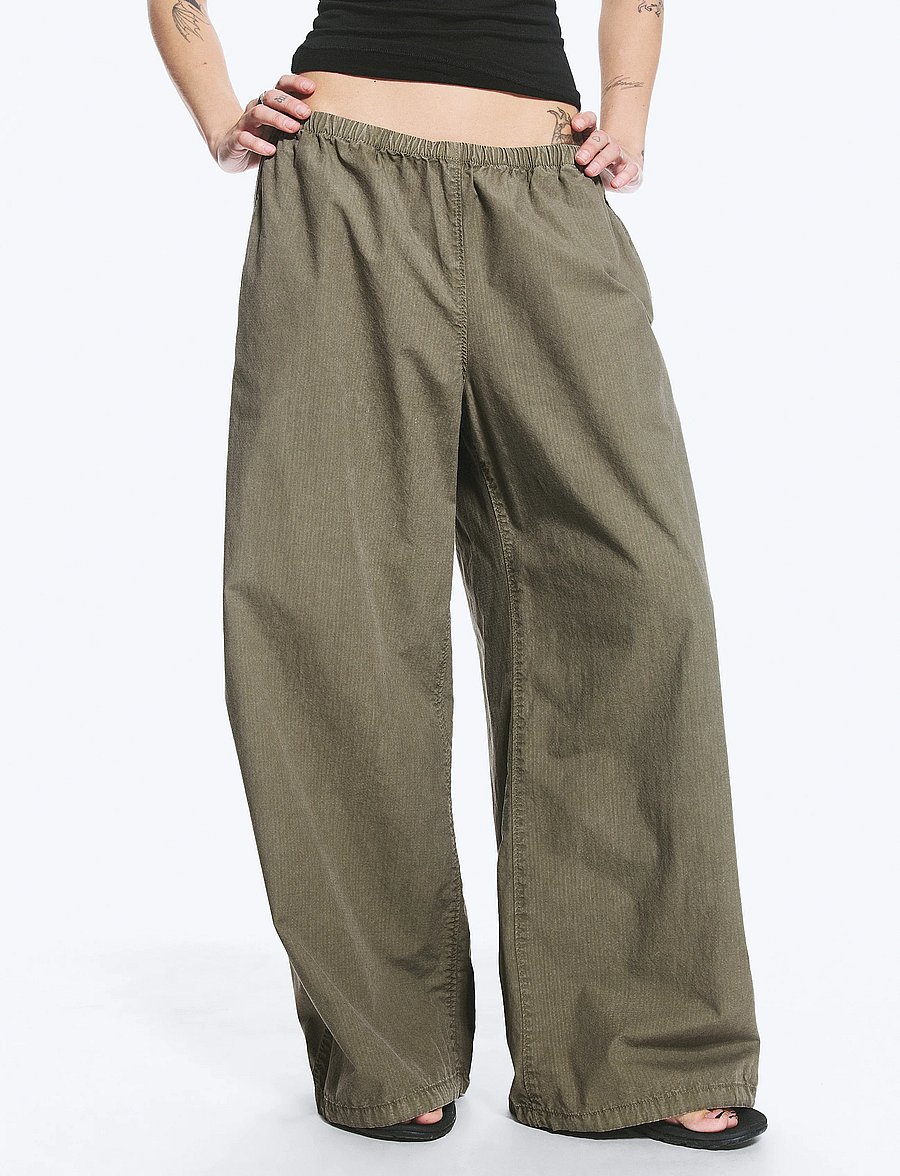 Weekday - Low Rise Pull-on Ripstop Trousers - bukser med lige ben - khaki - 4