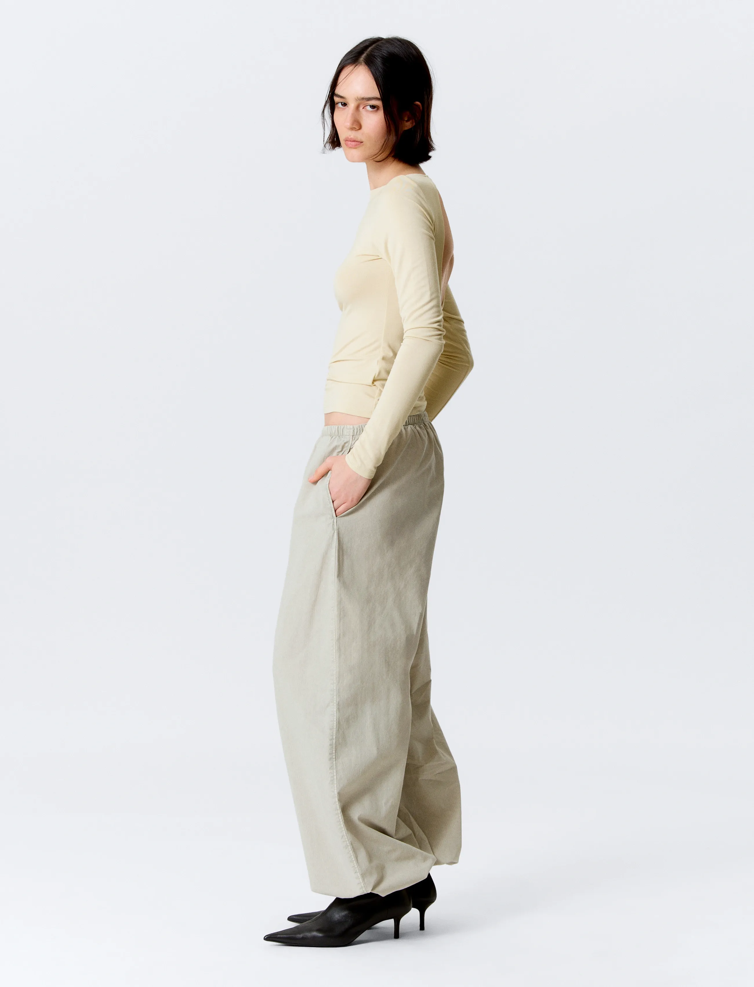 Weekday - Low Rise Pull-on Ripstop Trousers - straight leg trousers - mole dusty light - 4