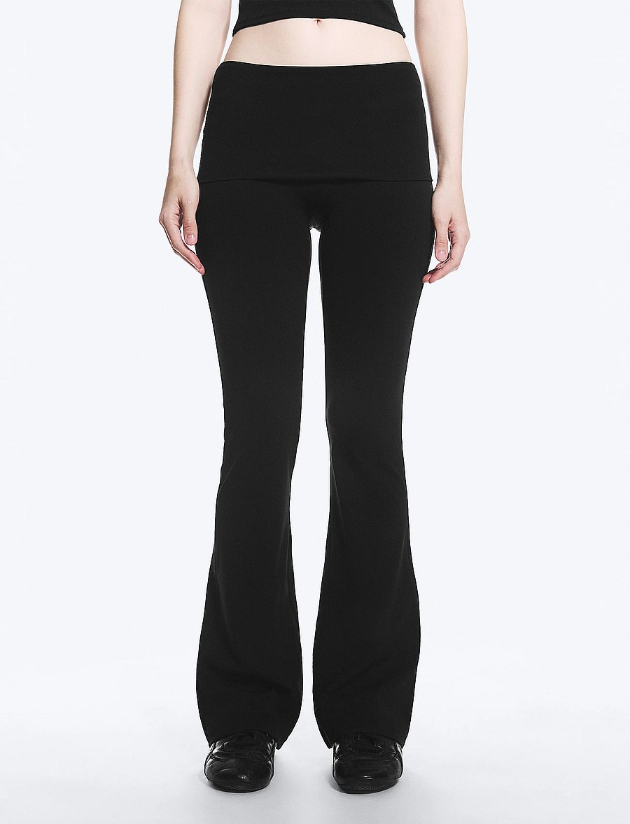 Weekday - Folded Waist Flared Yoga Tights - legginsy do ćwiczeń - black - 3