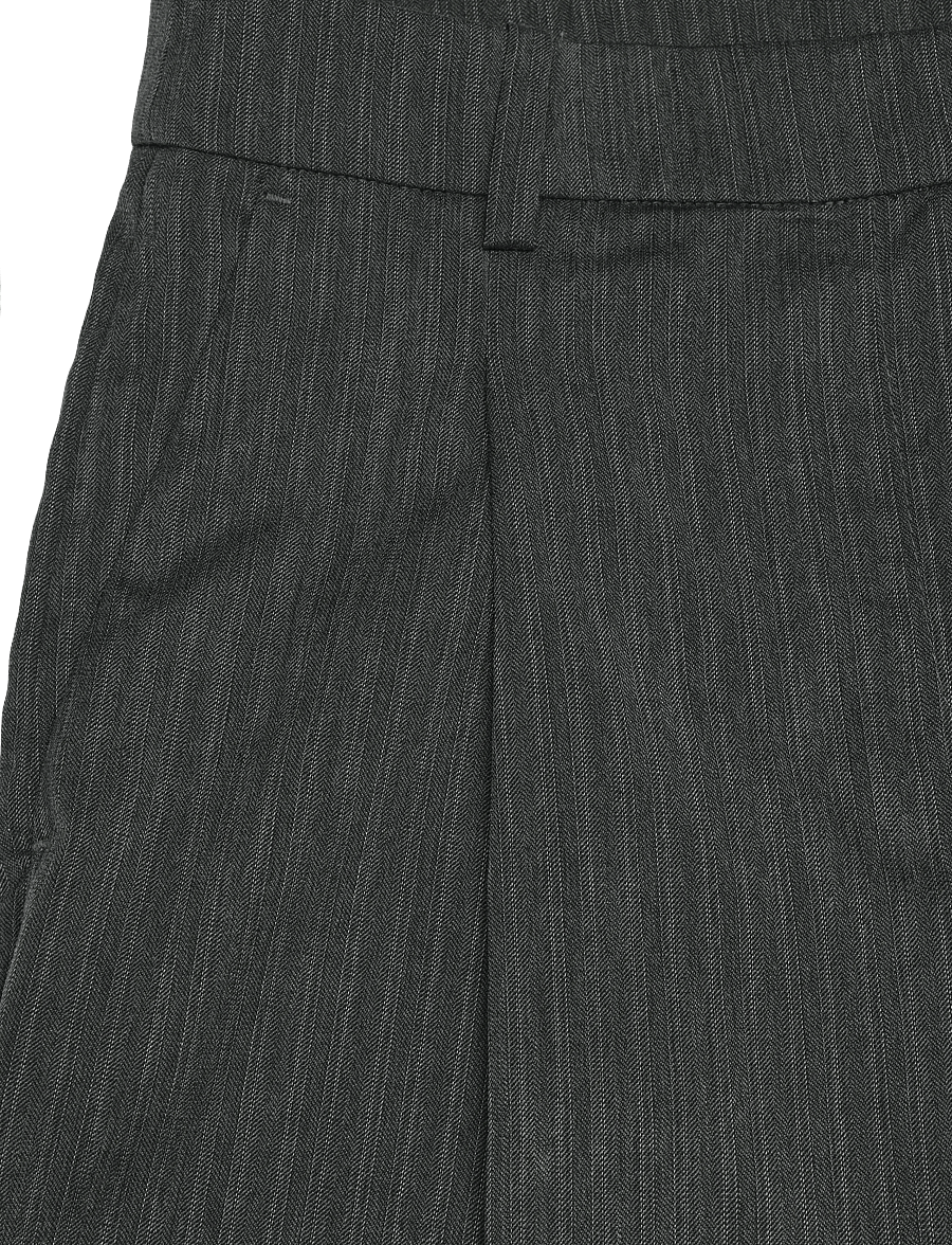 Weekday - Low Rise Loose Pleated Suiting Shorts - bermudashorts - dark grey melange herringbone - 2
