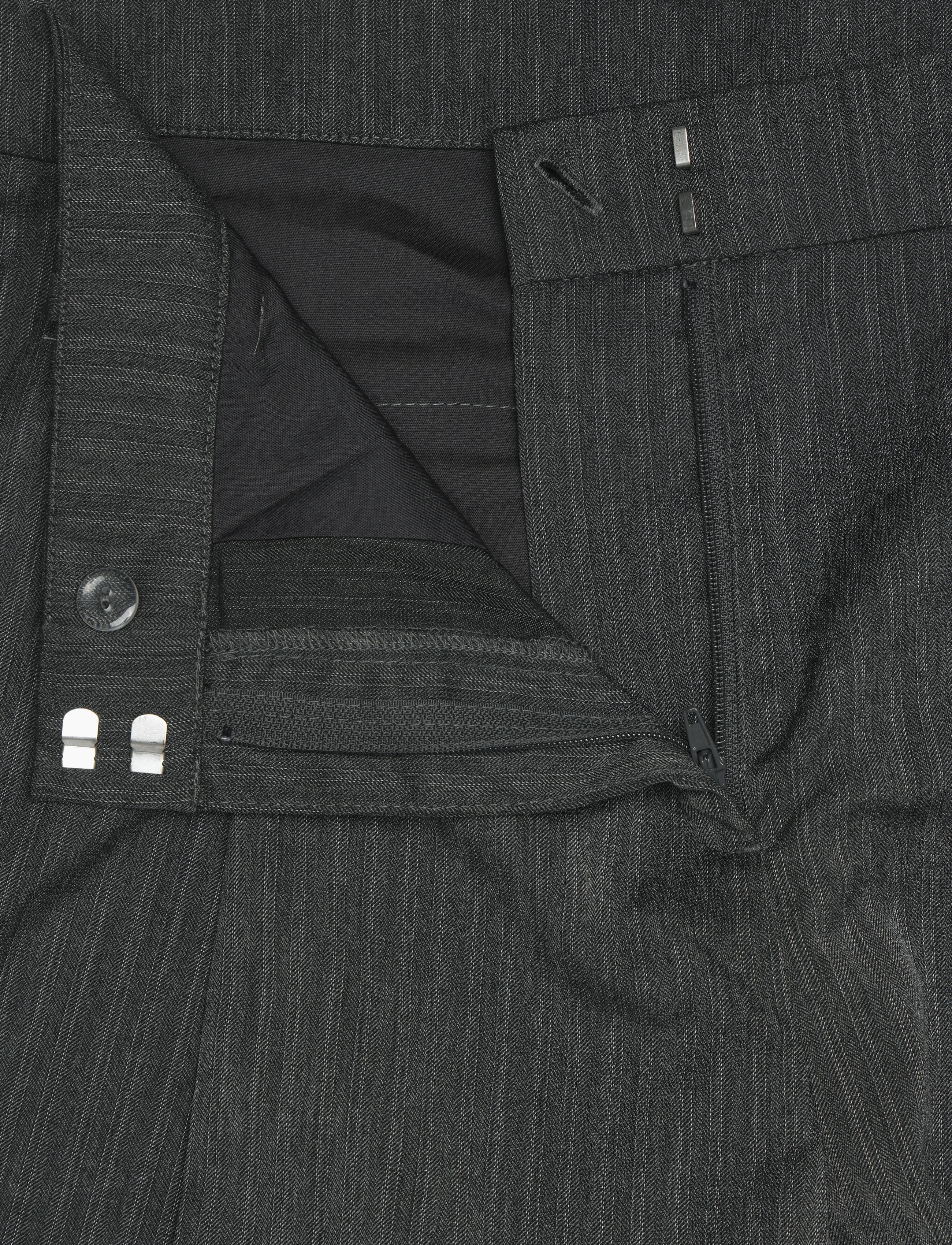 Weekday - Low Rise Loose Pleated Suiting Shorts - dark grey melange herringbone - 3