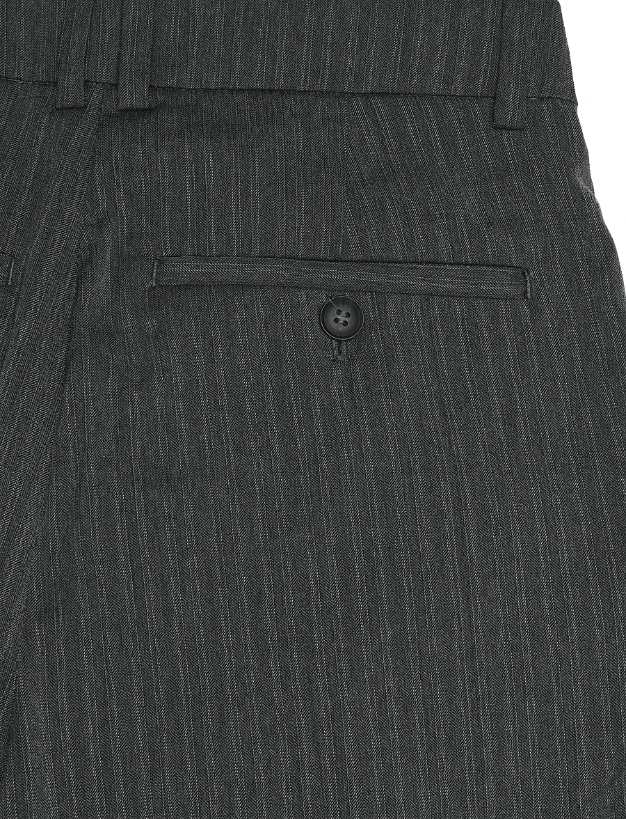 Weekday - Low Rise Loose Pleated Suiting Shorts - bermudashorts - dark grey melange herringbone - 4