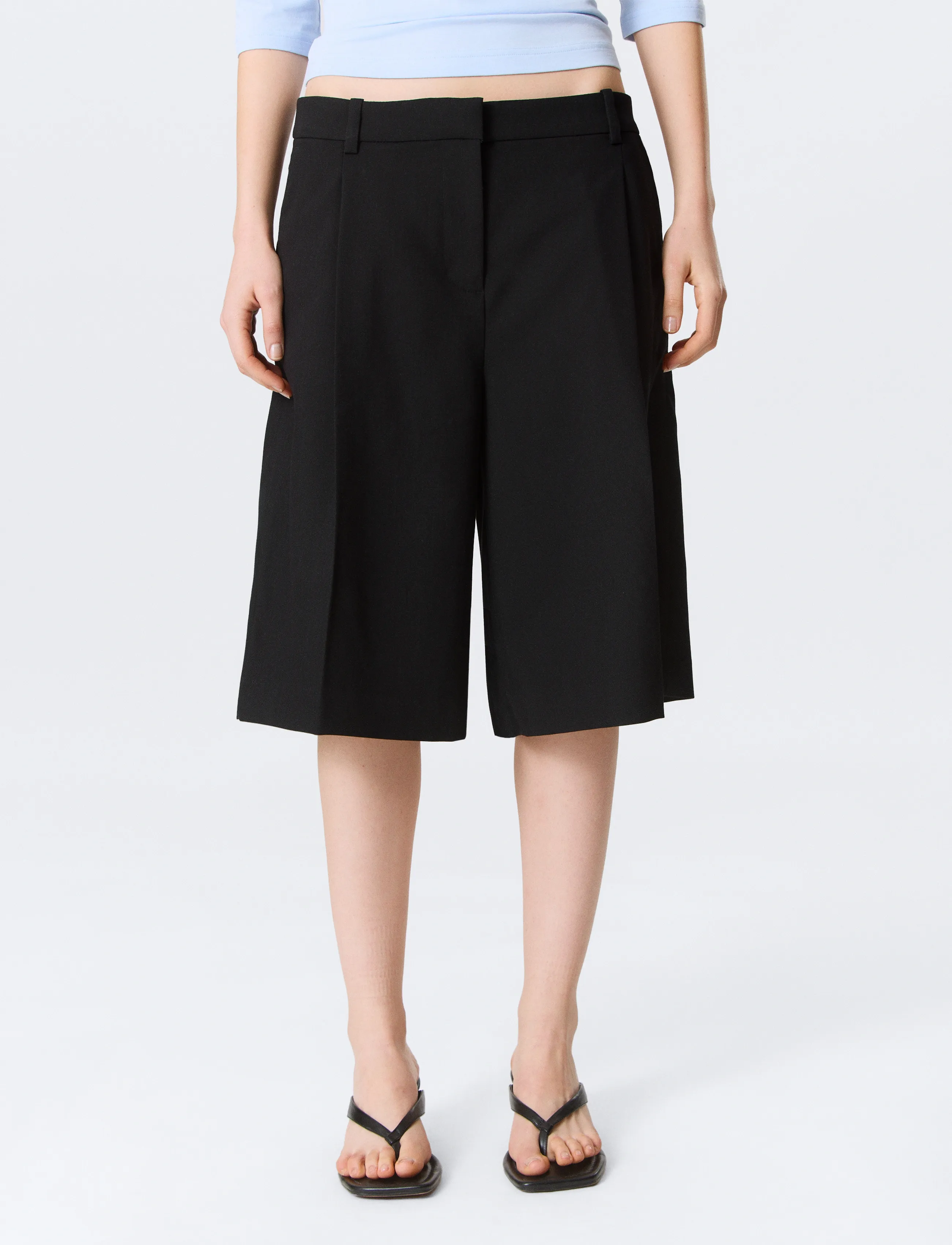 Weekday - Low Rise Loose Pleated Suiting Shorts - bermuda püksid - black - 3