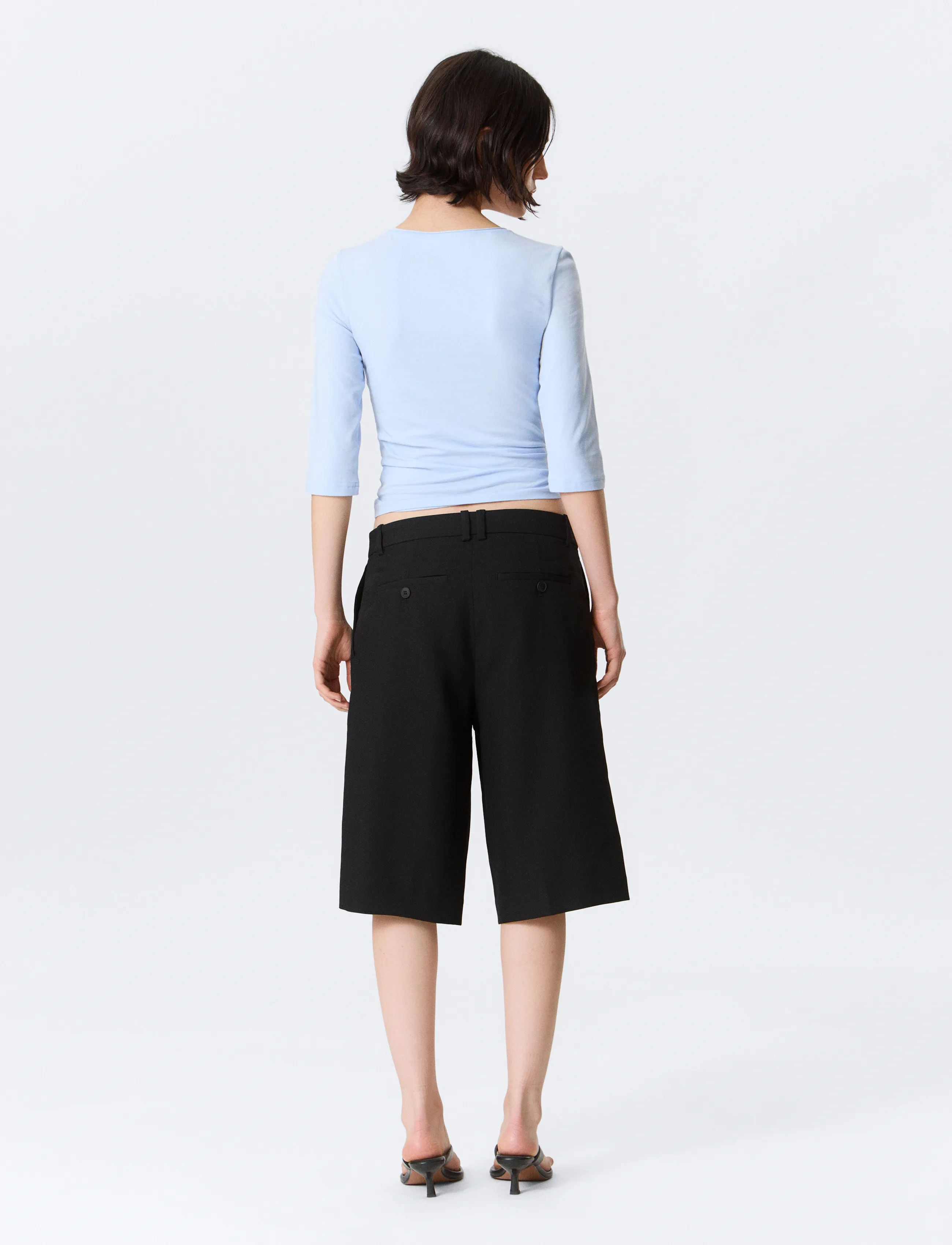 Weekday - Low Rise Loose Pleated Suiting Shorts - bermuda püksid - black - 5