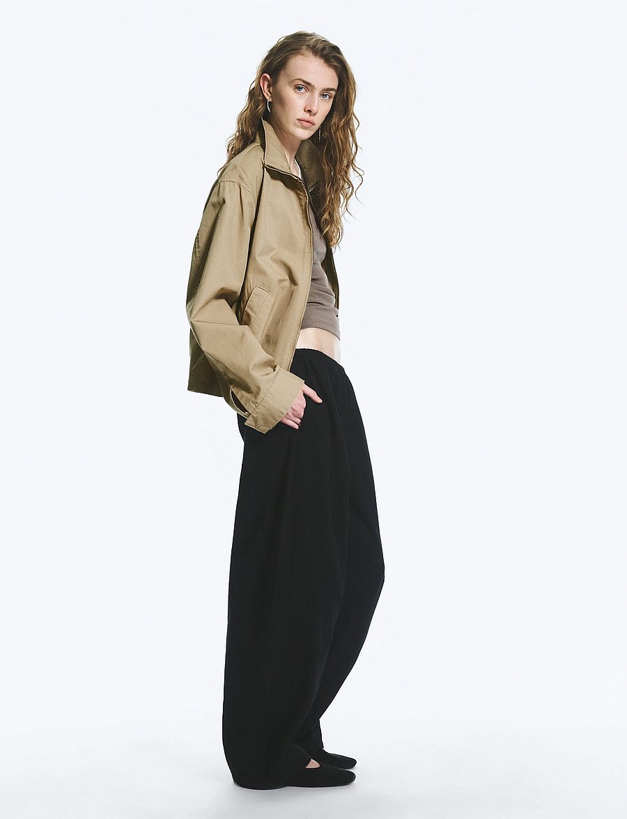 Weekday - Low Rise Loose Pull-on Trousers - bukser med brede ben - black - 4