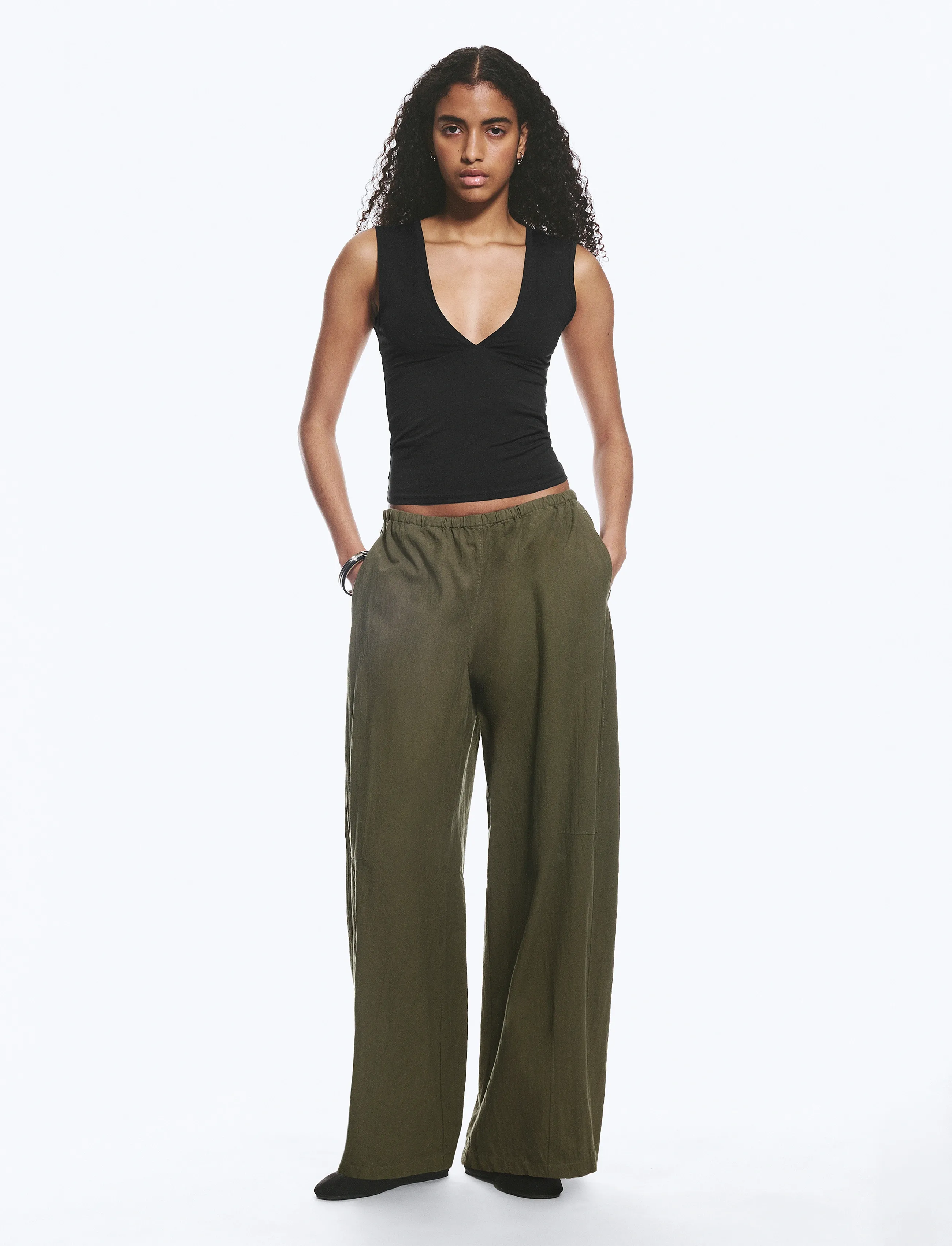 Weekday Low Rise Loose Pull-on Trousers - Visa allt - KHAKI GREEN / khaki/green