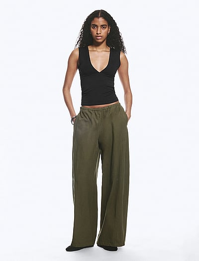 Weekday Low Rise Loose Pull-on Trousers - Clothing - KHAKI GREEN / khaki/green