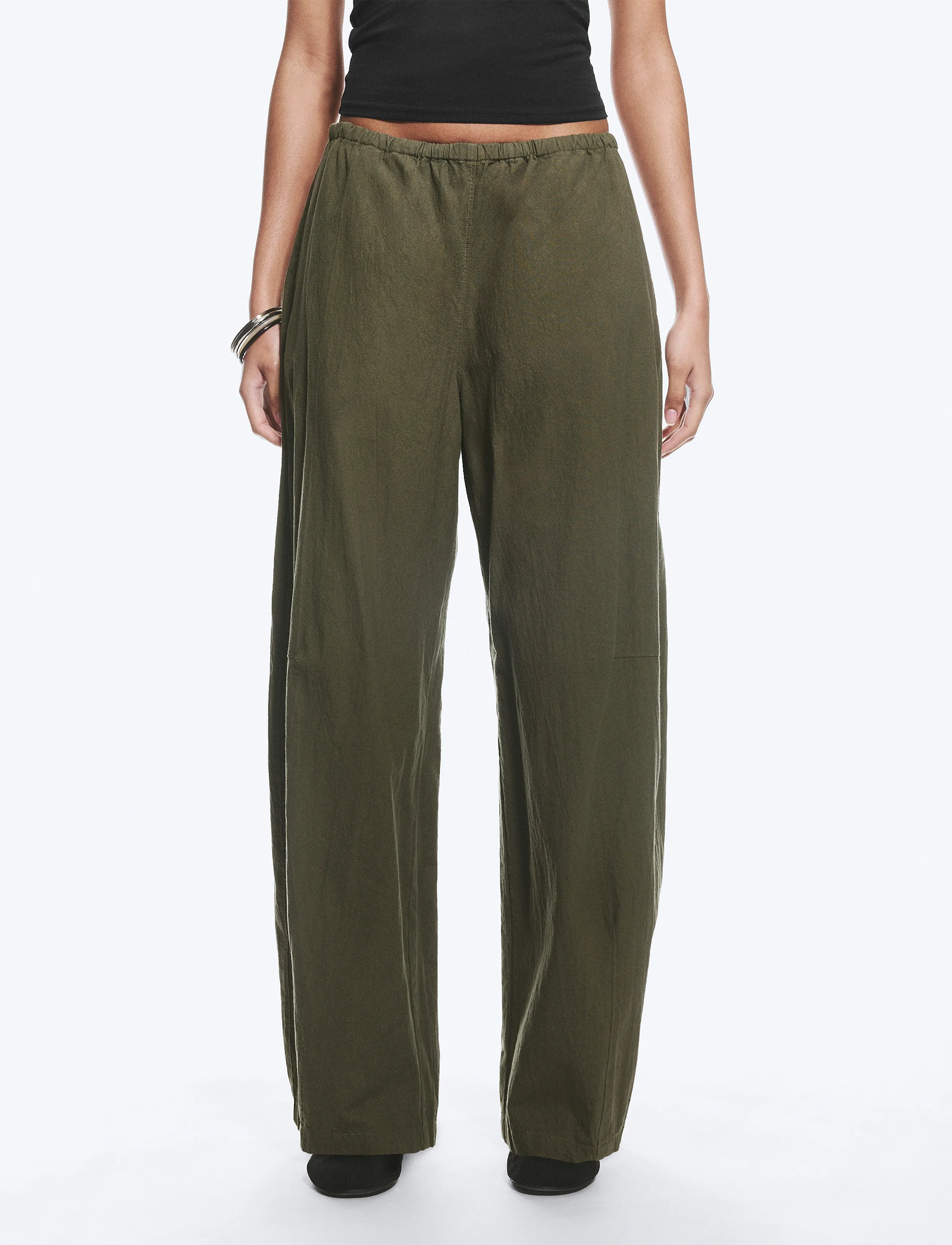 Weekday - Low Rise Loose Pull-on Trousers - laia säärega püksid - khaki green - 3