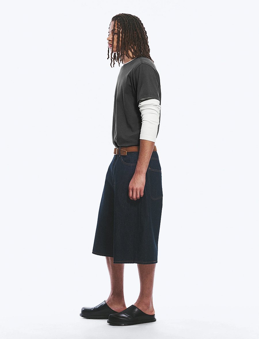 Weekday - Void Mid Rise Loose Long Denim Shorts - lühikesed teksapüksid - blue rinse - 3