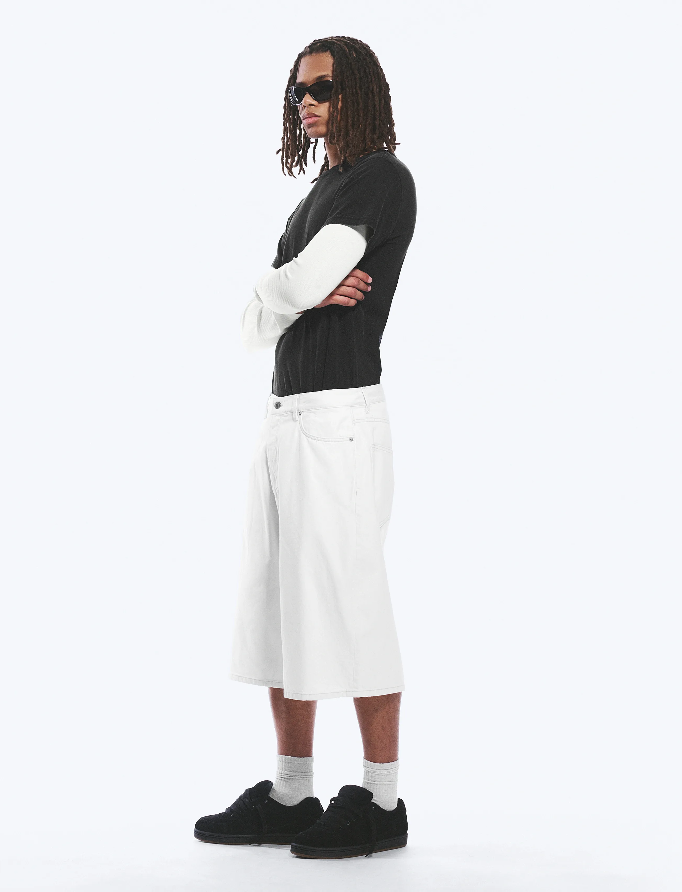 Weekday - Void Mid Rise Loose Long Denim Shorts - short en jean - dirty white - 3