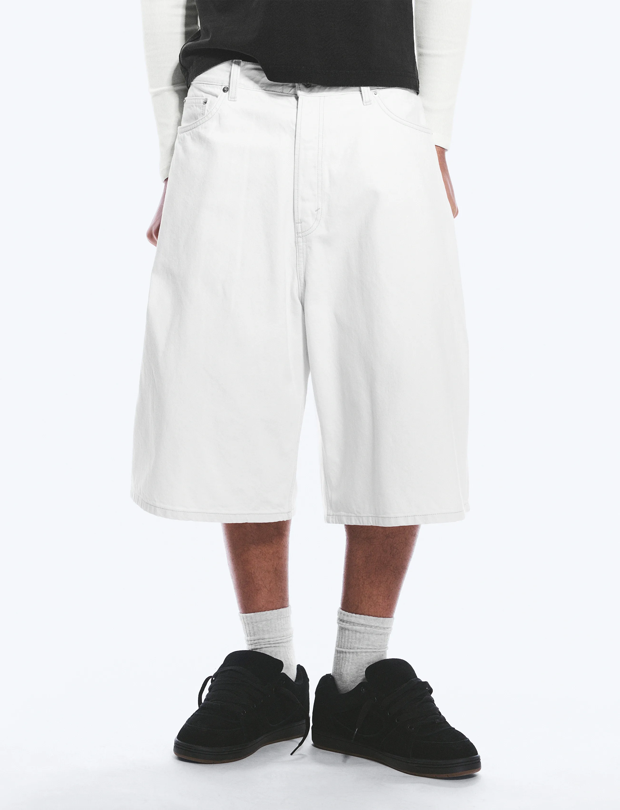 Weekday - Void Mid Rise Loose Long Denim Shorts - short en jean - dirty white - 5