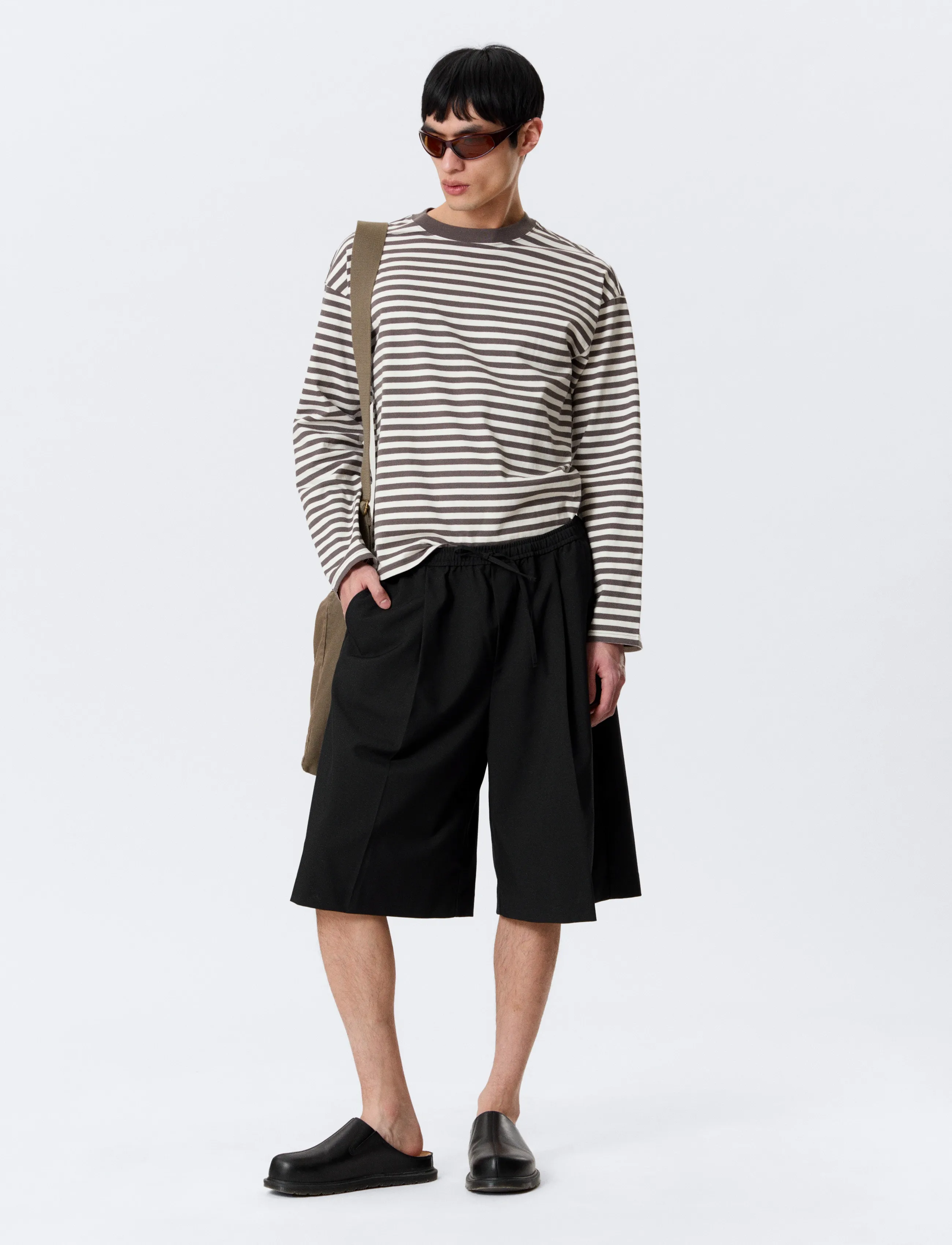 Weekday Loose Suiting Shorts, XL, Schwarz - Casual Männerswear