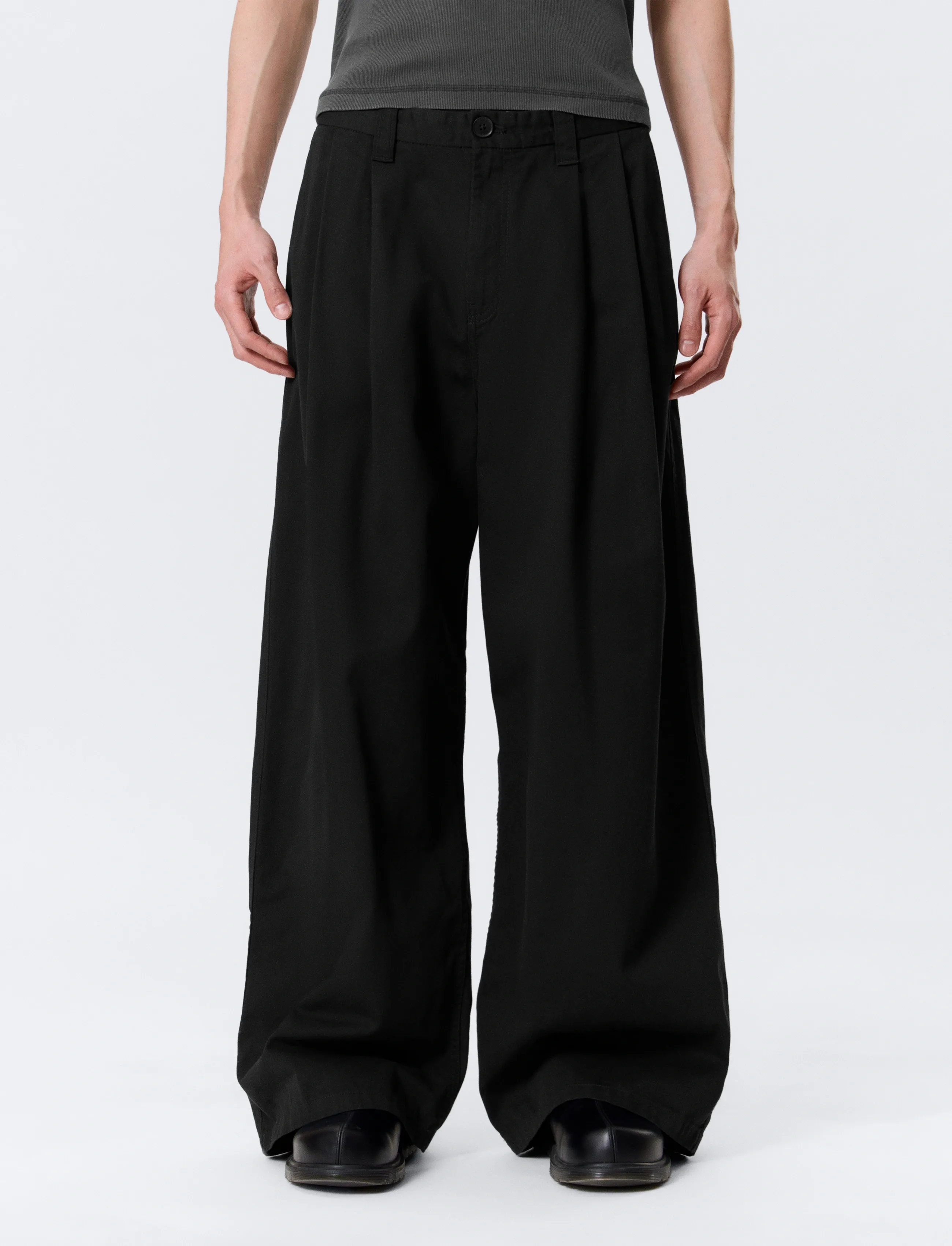 Weekday - Otis Loose Pleated Cotton Twill Chinos - chinos - black - 5