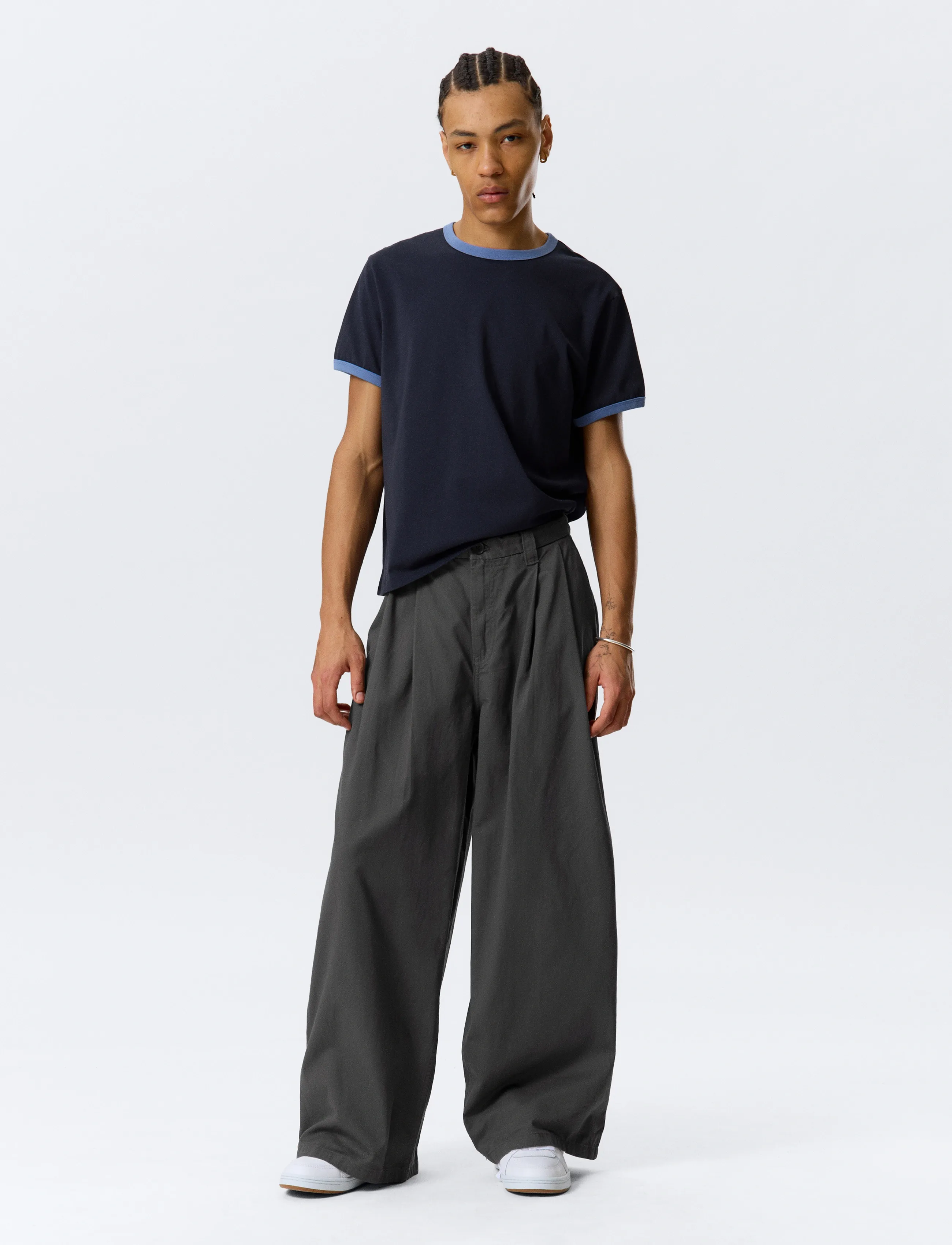 Weekday Otis Loose Pleated Cotton Twill Chinos - Chinos - DARK GREY / grey