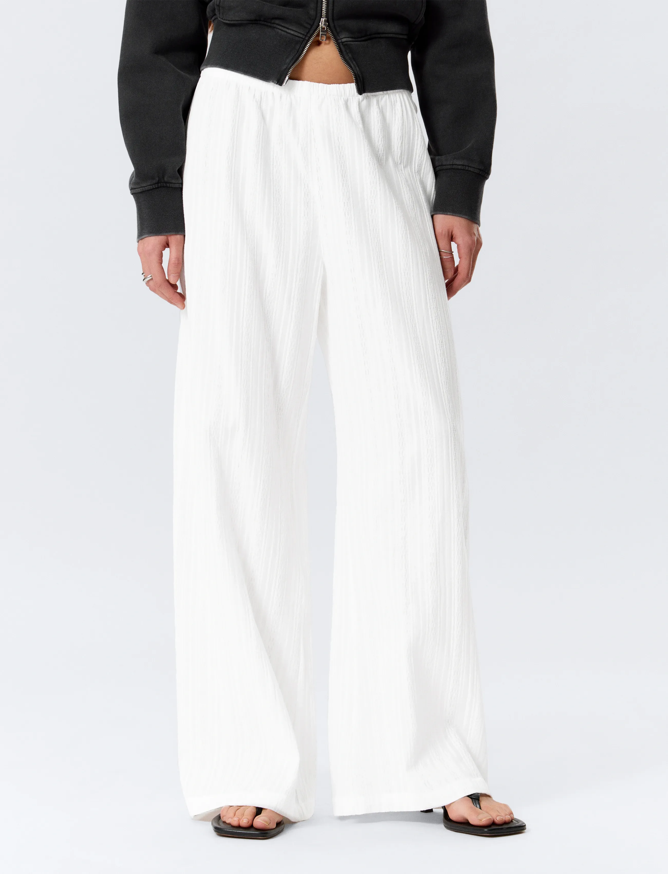 Weekday - Pull On Cotton Trousers - plačios kelnės - off white - 3