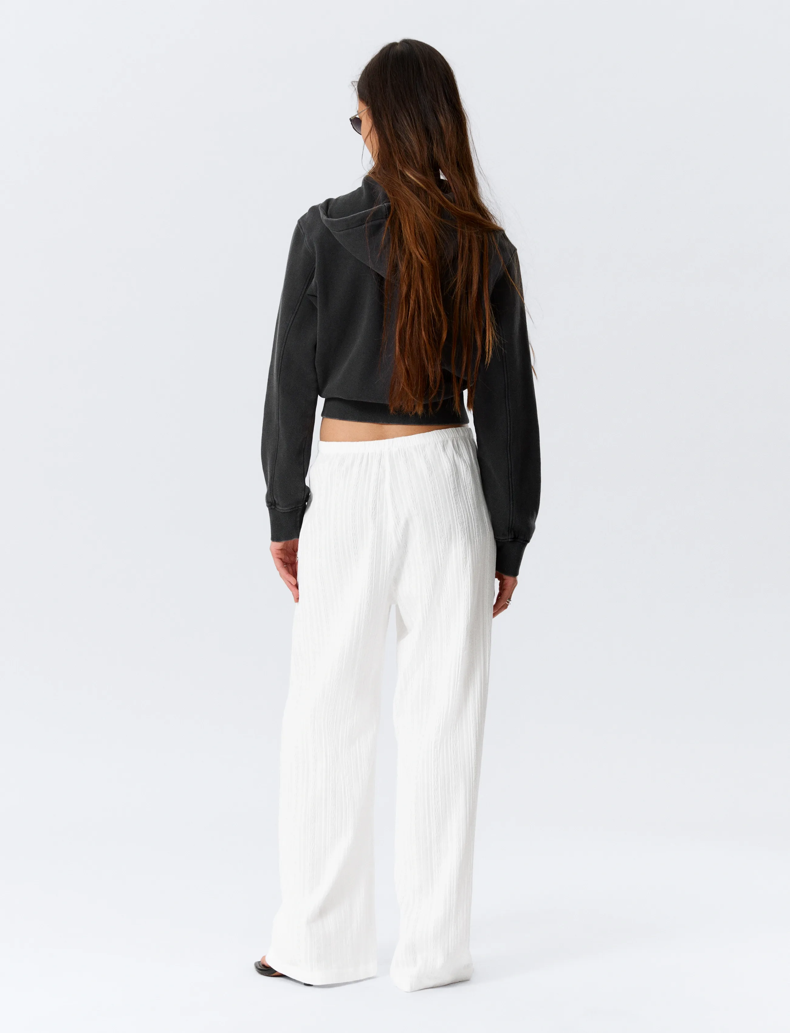 Weekday - Pull On Cotton Trousers - plačios kelnės - off white - 5