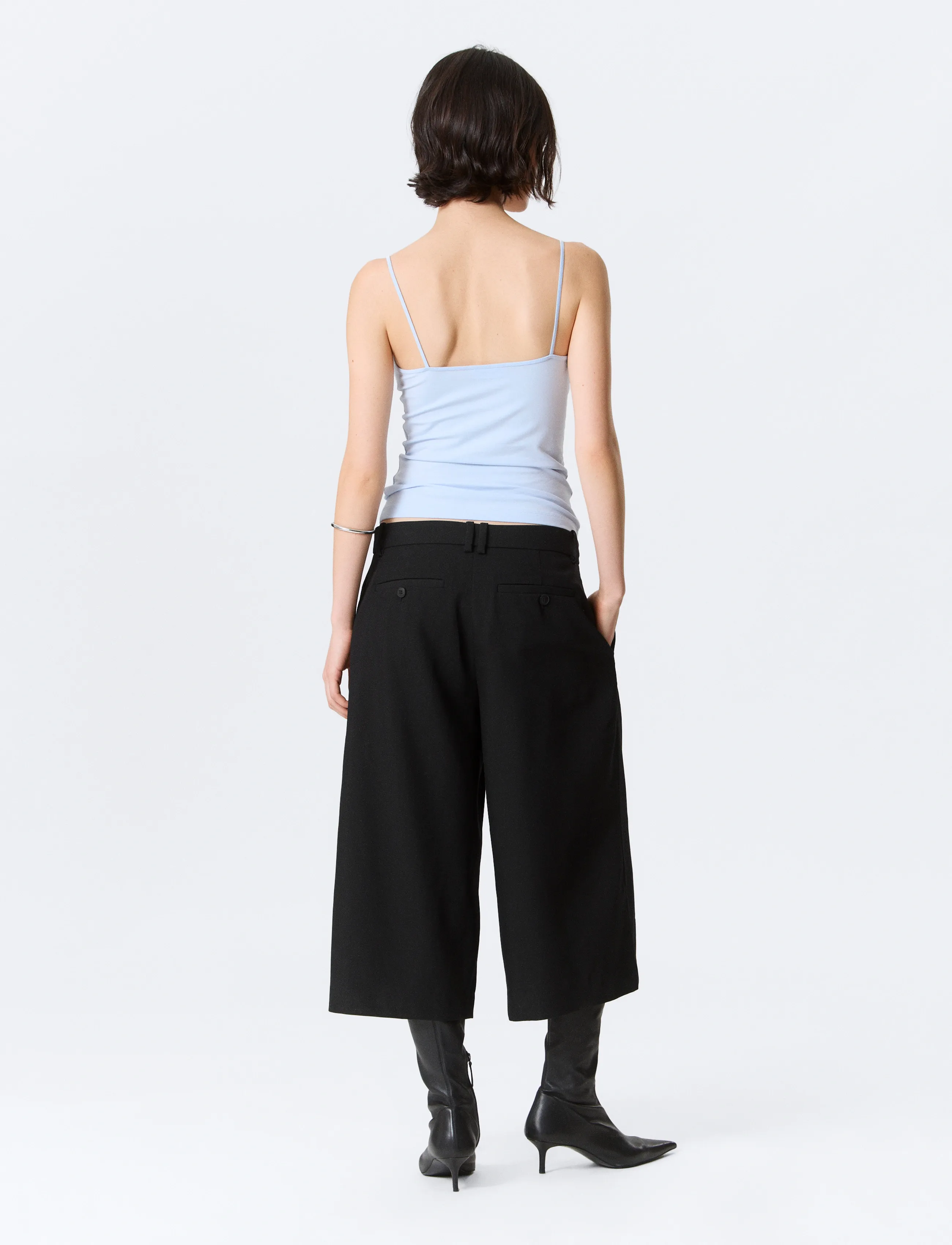 Weekday - Suiting Capri Trousers - pidulikud püksid - black - 5