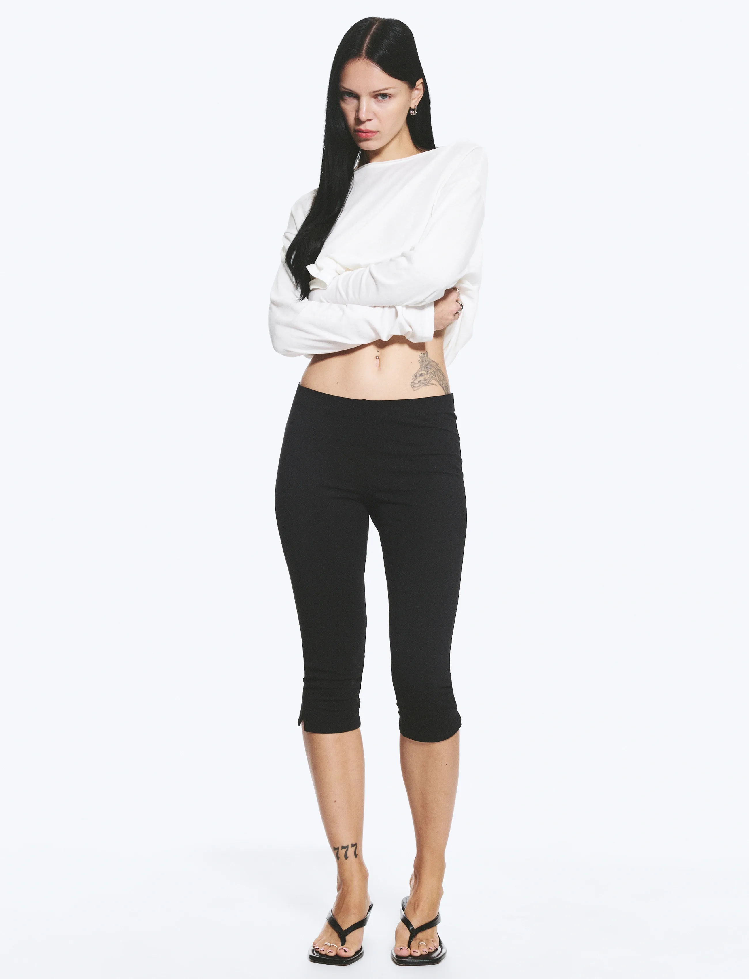 Weekday Mid-Rise Capri Trousers, L, Black, Bukser > Capri-Bukser, Dame