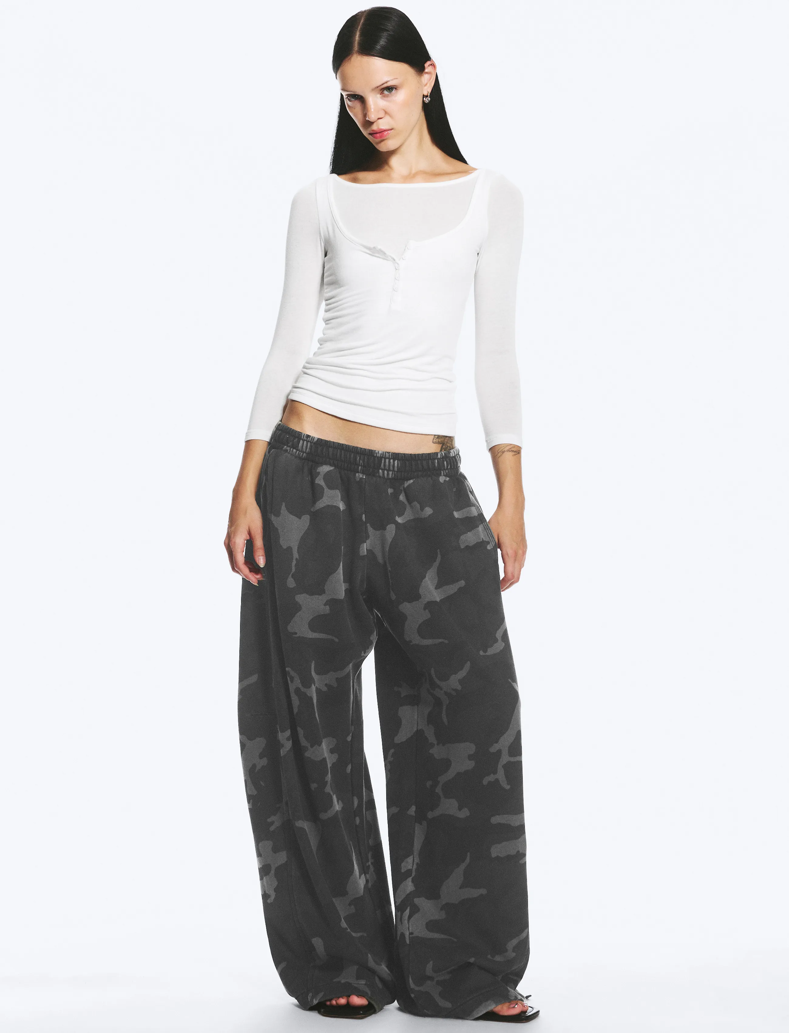 Weekday Loose Printed Cotton Terry Sweatpants, XL, Unterteile, Khakigrün - Frauen