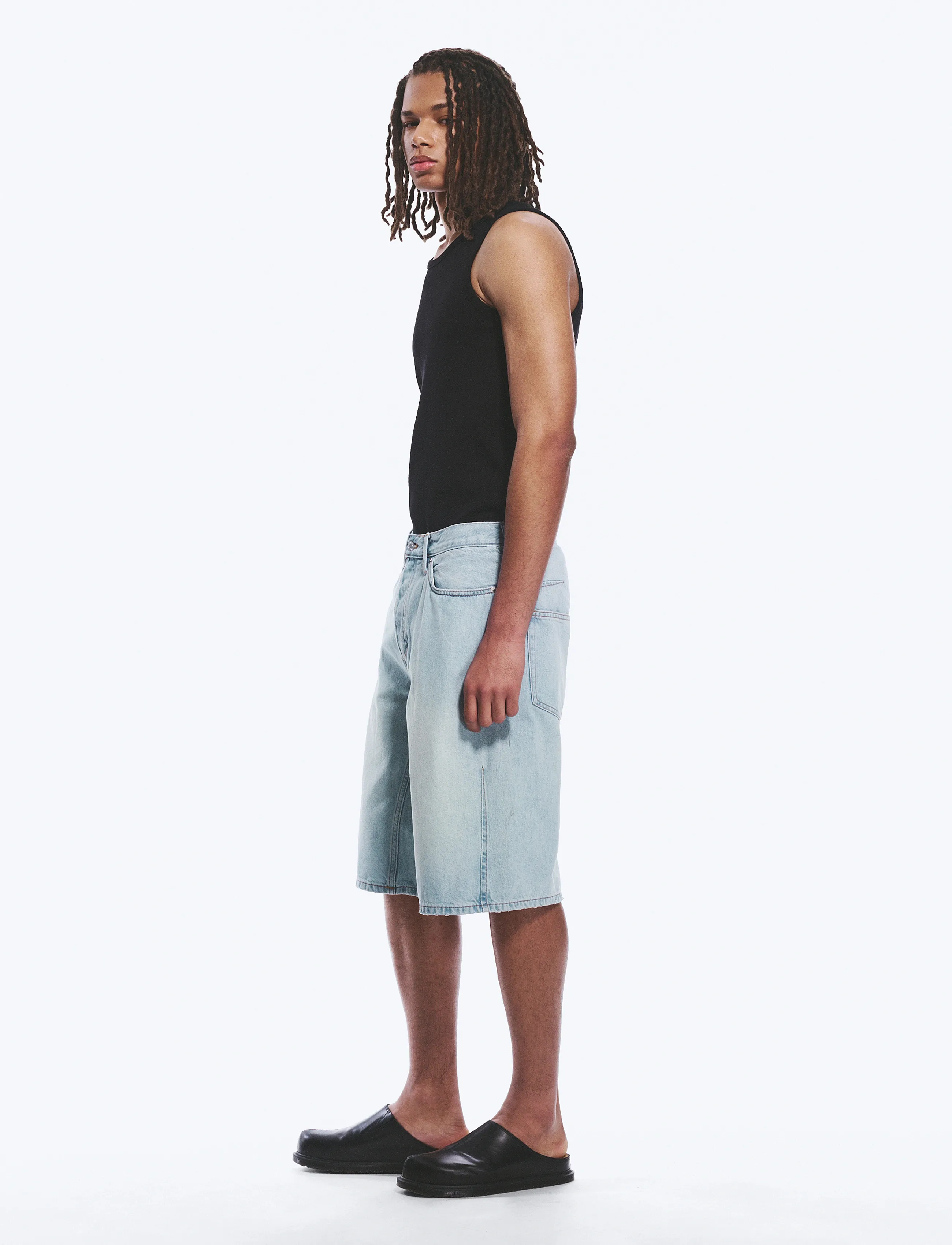 Weekday - Mid Rise Loose Dart Detailed Denim Shorts - jorty - dream blue - 3