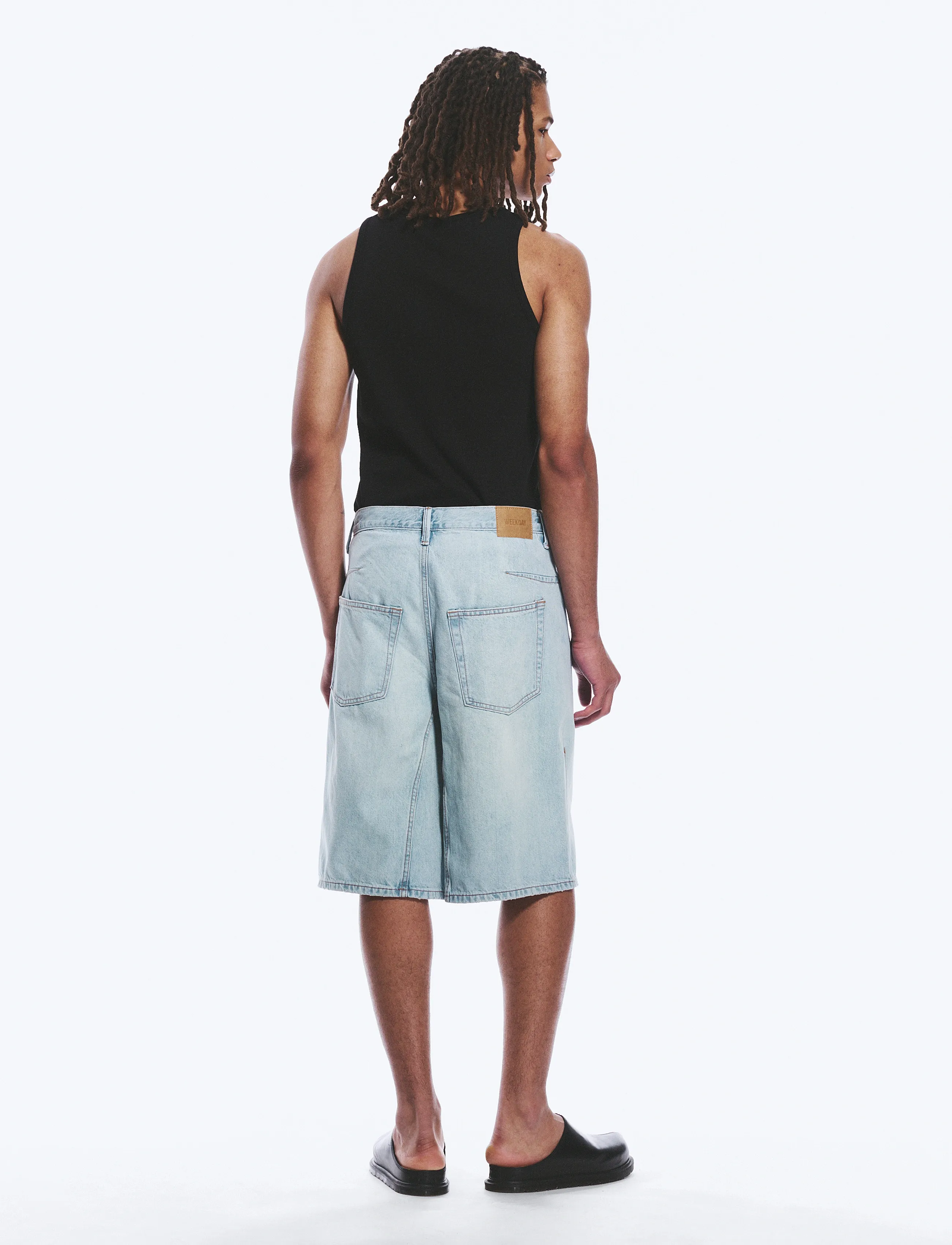 Weekday - Mid Rise Loose Dart Detailed Denim Shorts - jorty - dream blue - 4