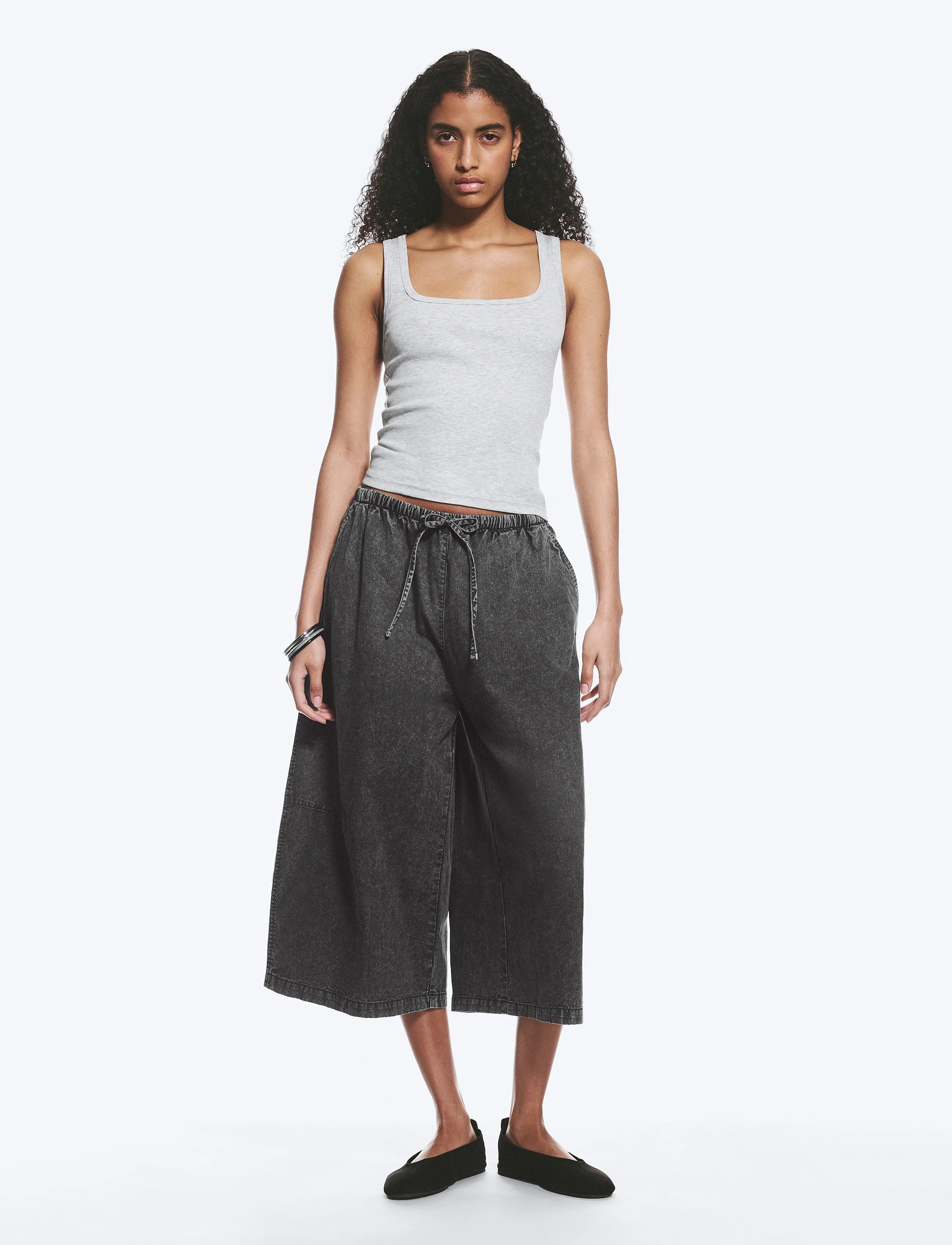 Weekday Low Rise Loose Cropped Trousers, XL, Grey, Bukser > Culottes, Dame