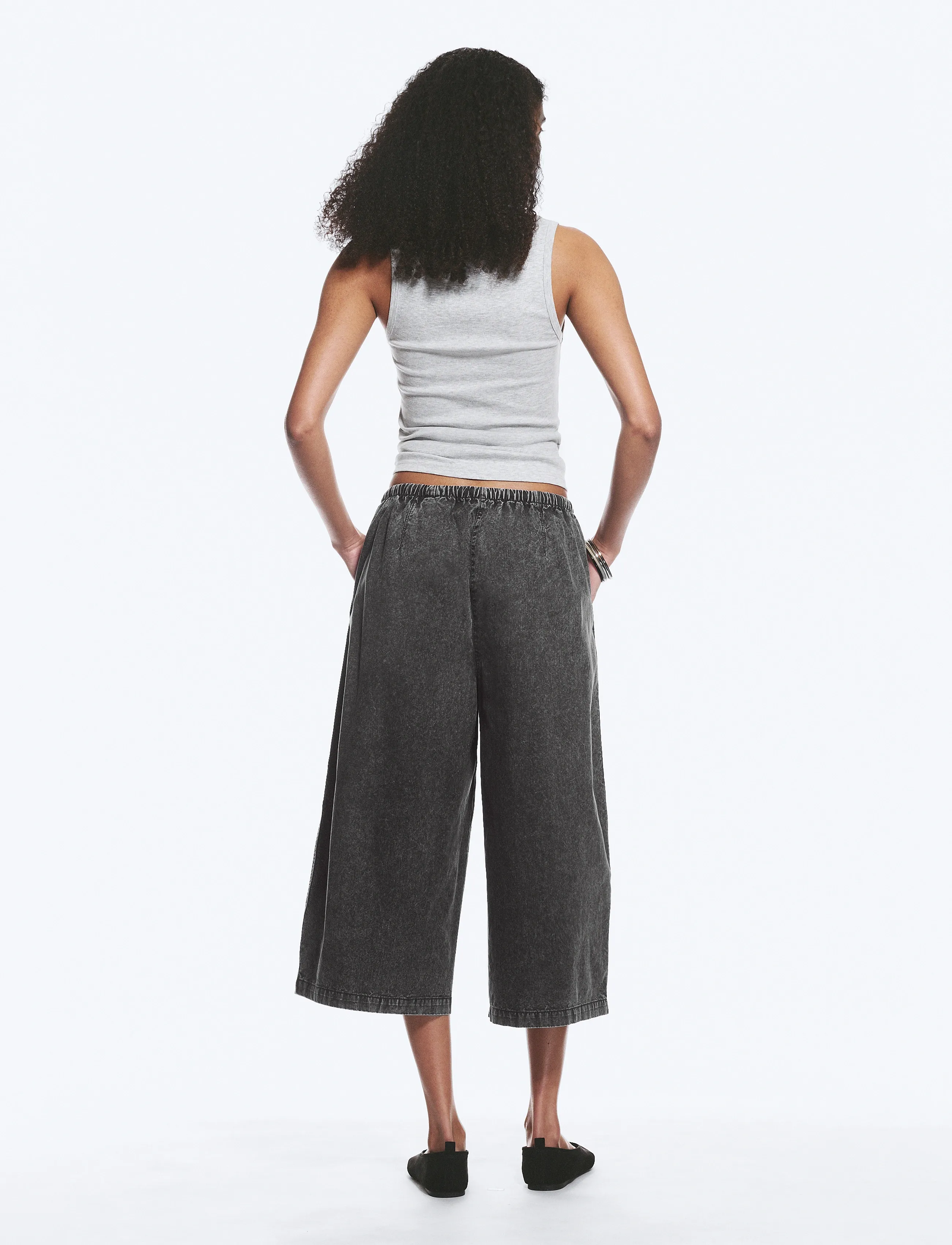 Weekday - Low Rise Loose Cropped Trousers - culotte püksid - dark grey - 5