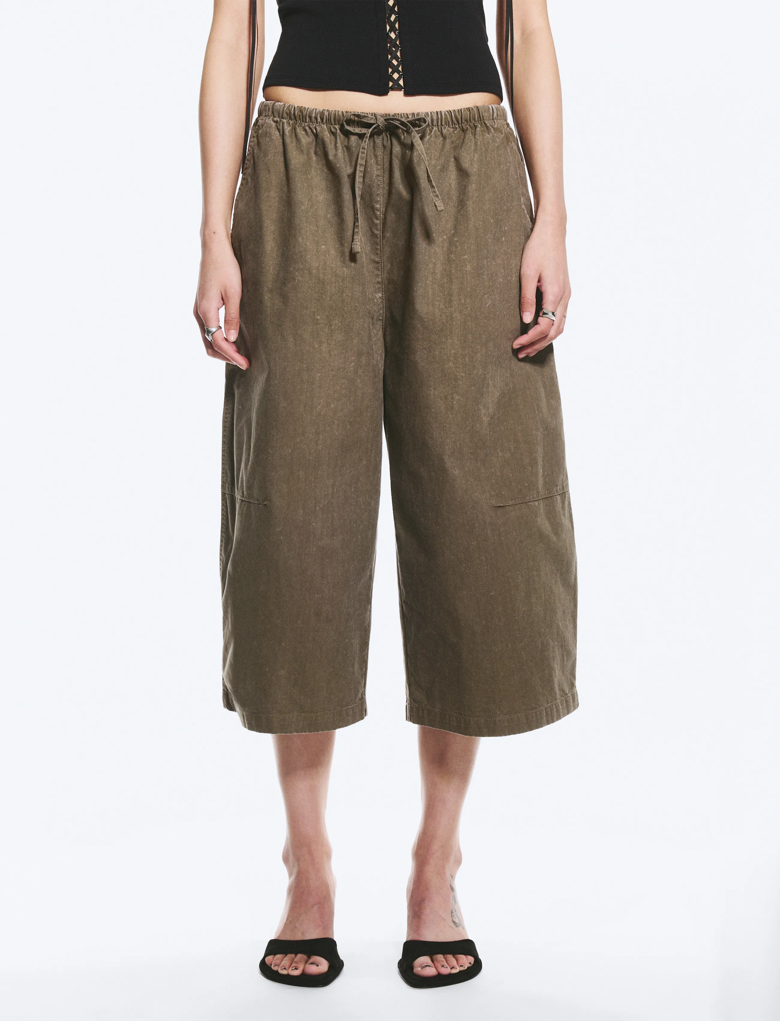 Weekday - Low Rise Loose Cropped Trousers - culottes - dark mole - 3