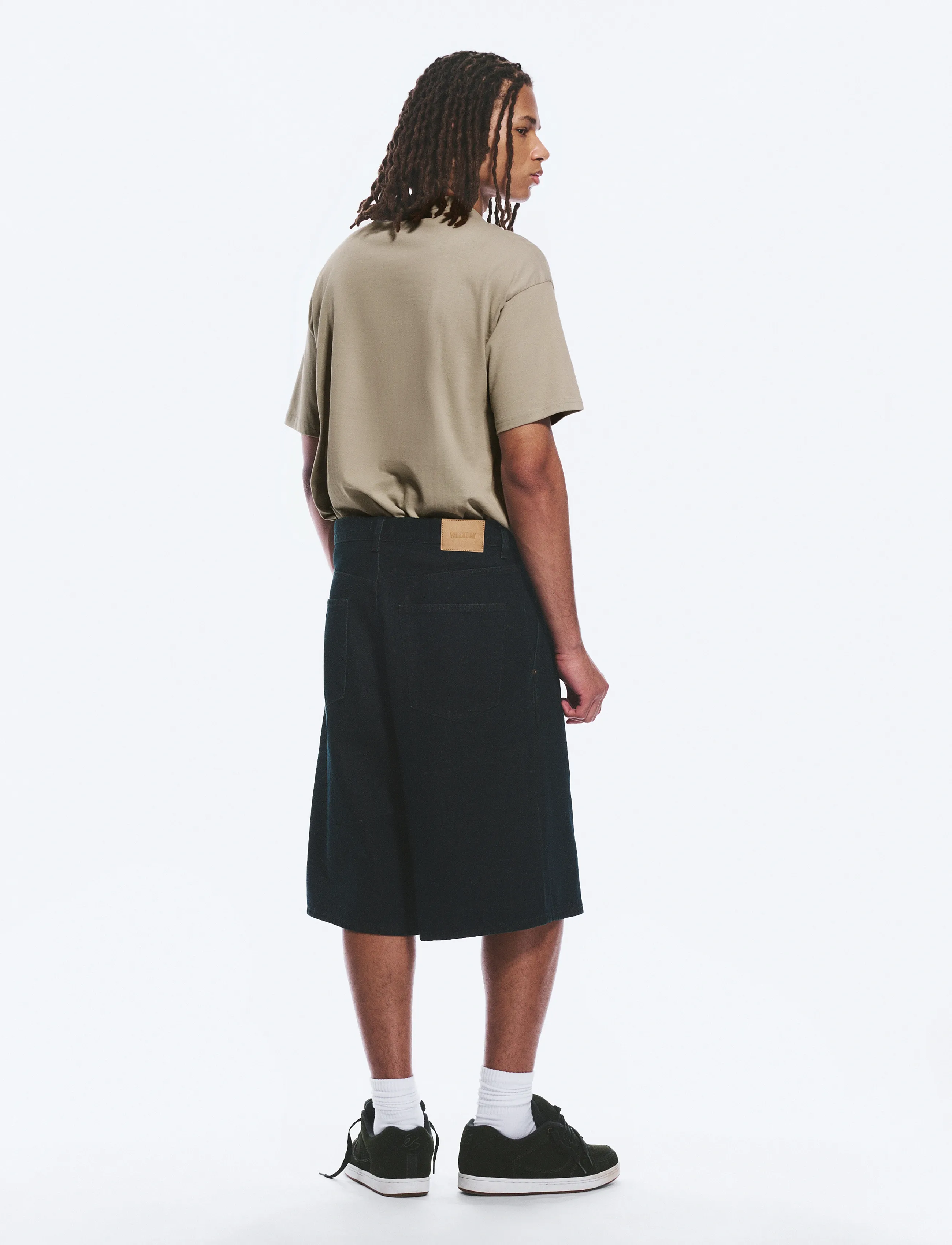Weekday - Mid Rise Baggy Pleated Denim Shorts - jorts - emerald rinse - 4