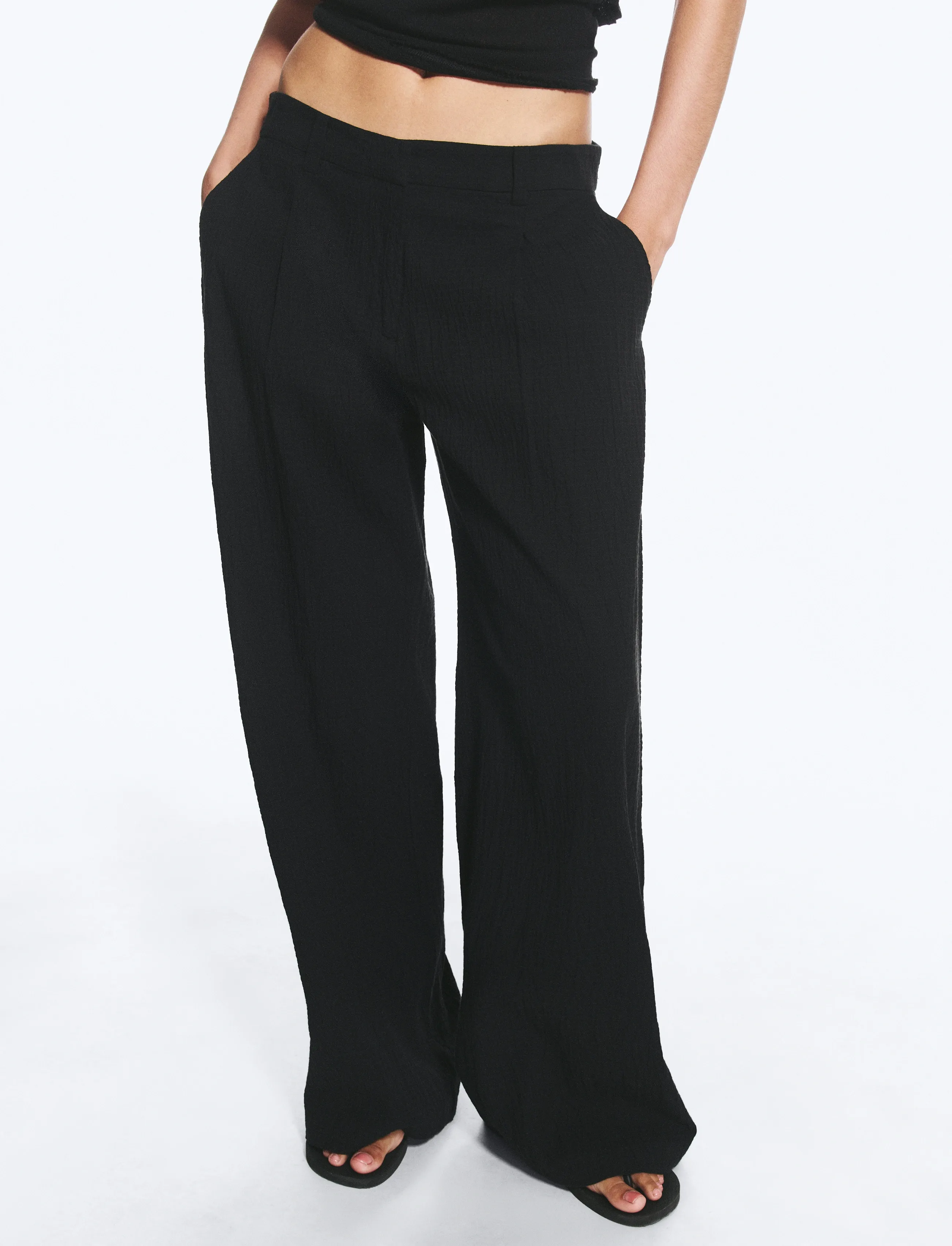 Weekday Crinkled Cotton Trousers, 40, Schwarz - Wide Leg, Frauen