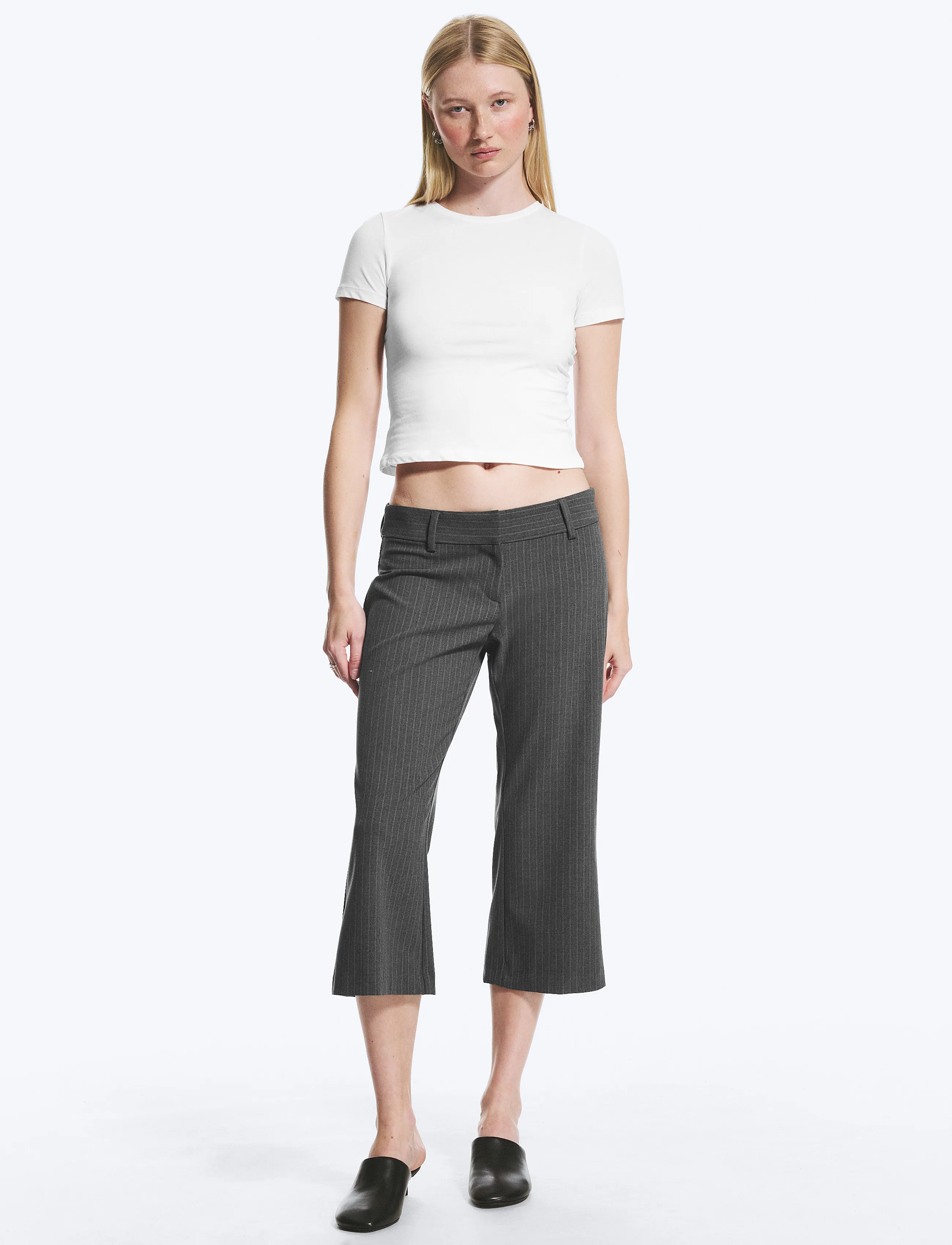 Weekday - Flared Capri Suiting Trousers - alt laiad püksid - grey pinstripe - 0