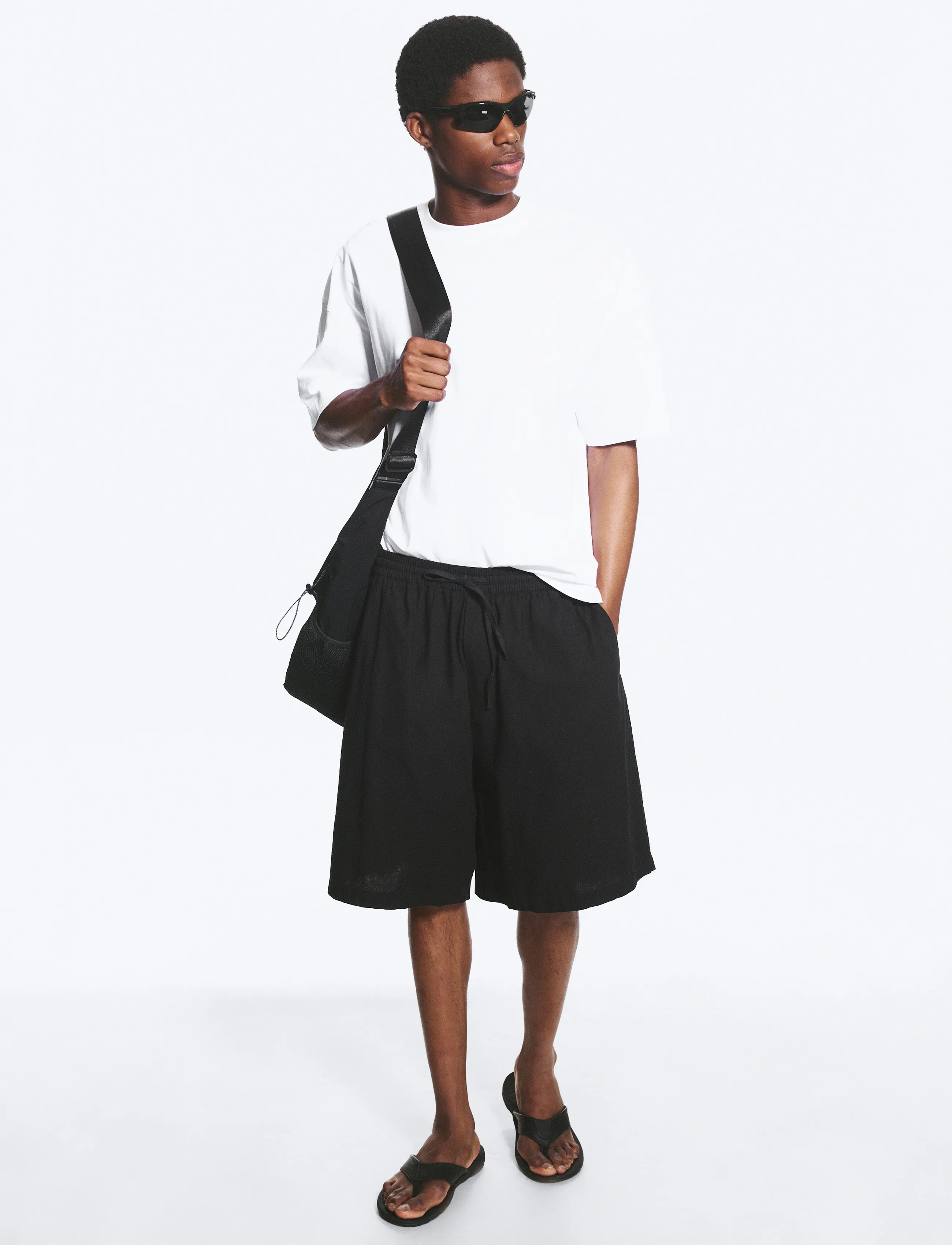 Weekday Linenblend Shorts, M, Black, Shorts > Linen Shorts, Herre