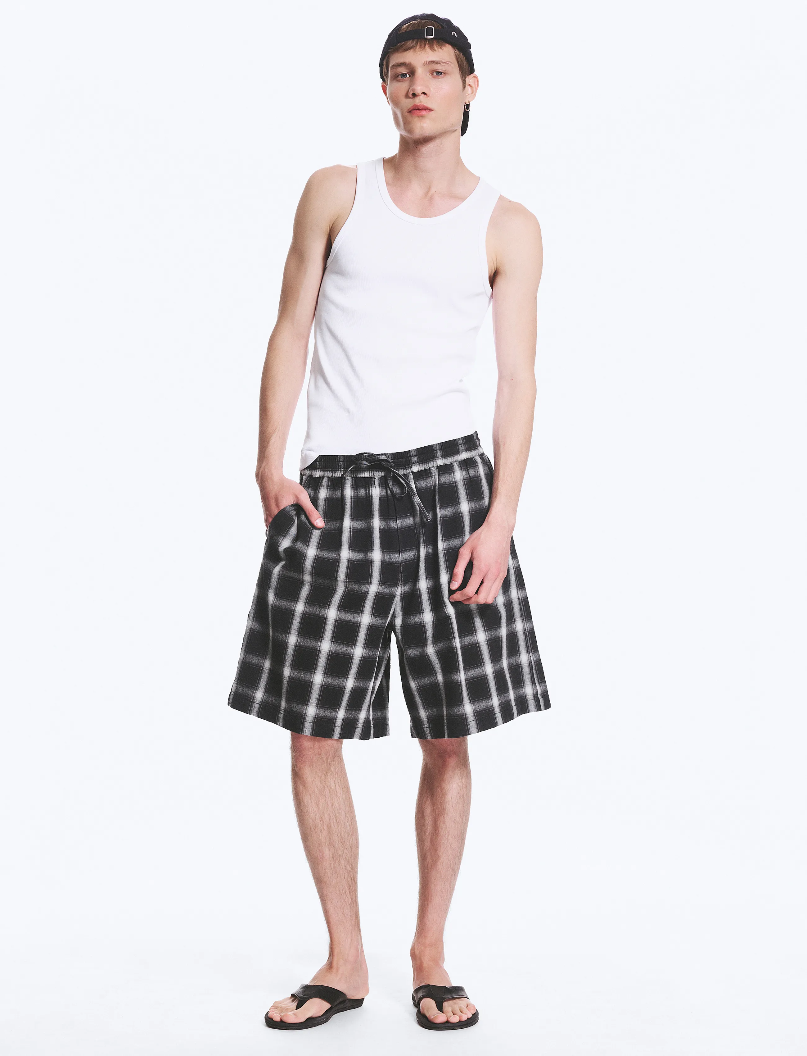 Weekday Linenblend Shorts, XL, Black, Shorts > Linen Shorts, Herre