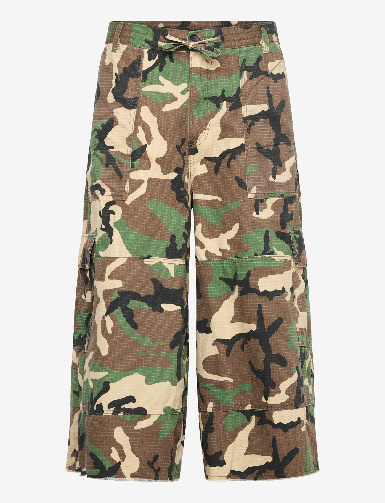 Weekday - Long Cotton Cargo Shorts - cargo shorts - camo - 1