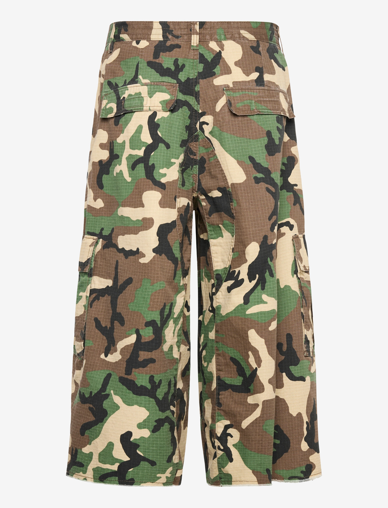 Weekday - Long Cotton Cargo Shorts - cargo shorts - camo - 2