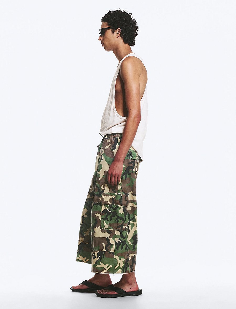 Weekday - Long Cotton Cargo Shorts - cargo shorts - camo - 3