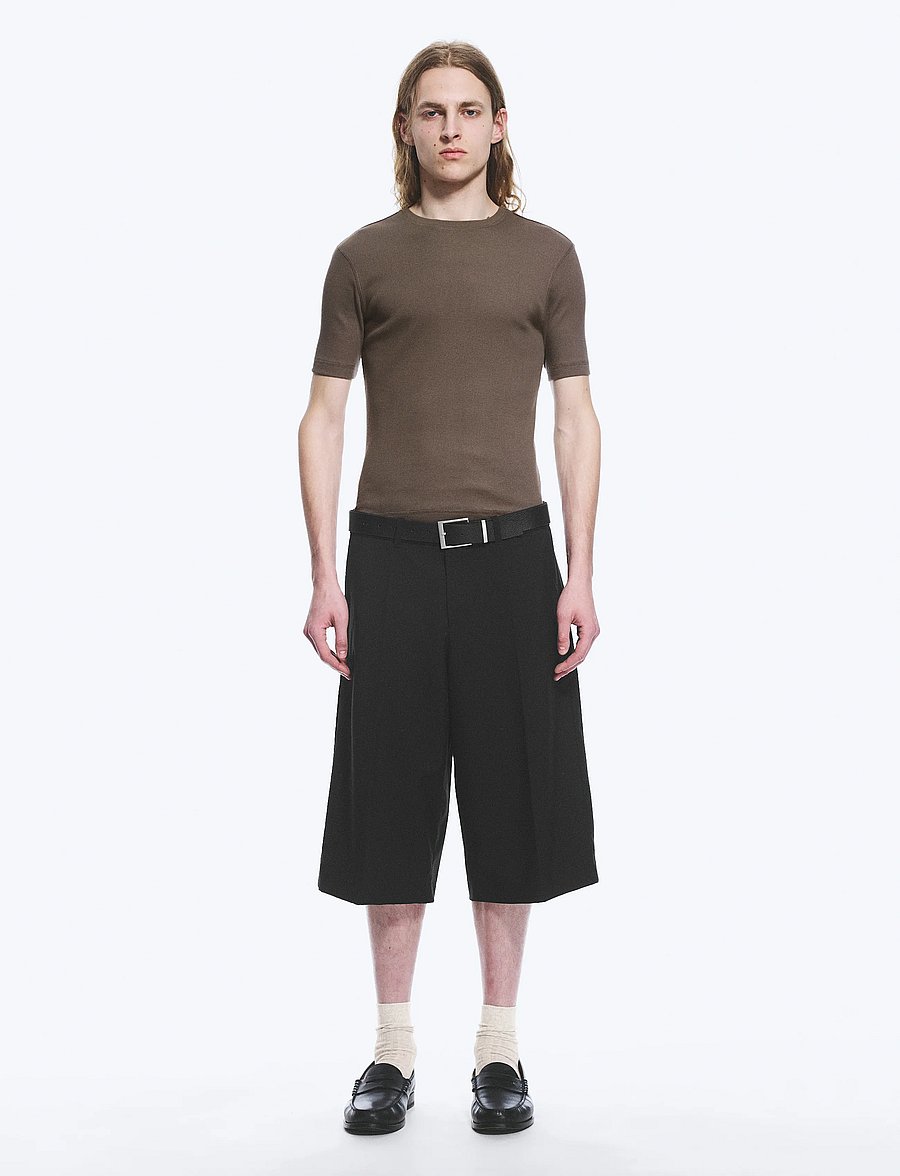Weekday - Low Rise Relaxed Suiting Shorts - vabaaja lühikesed püksid - black - 0