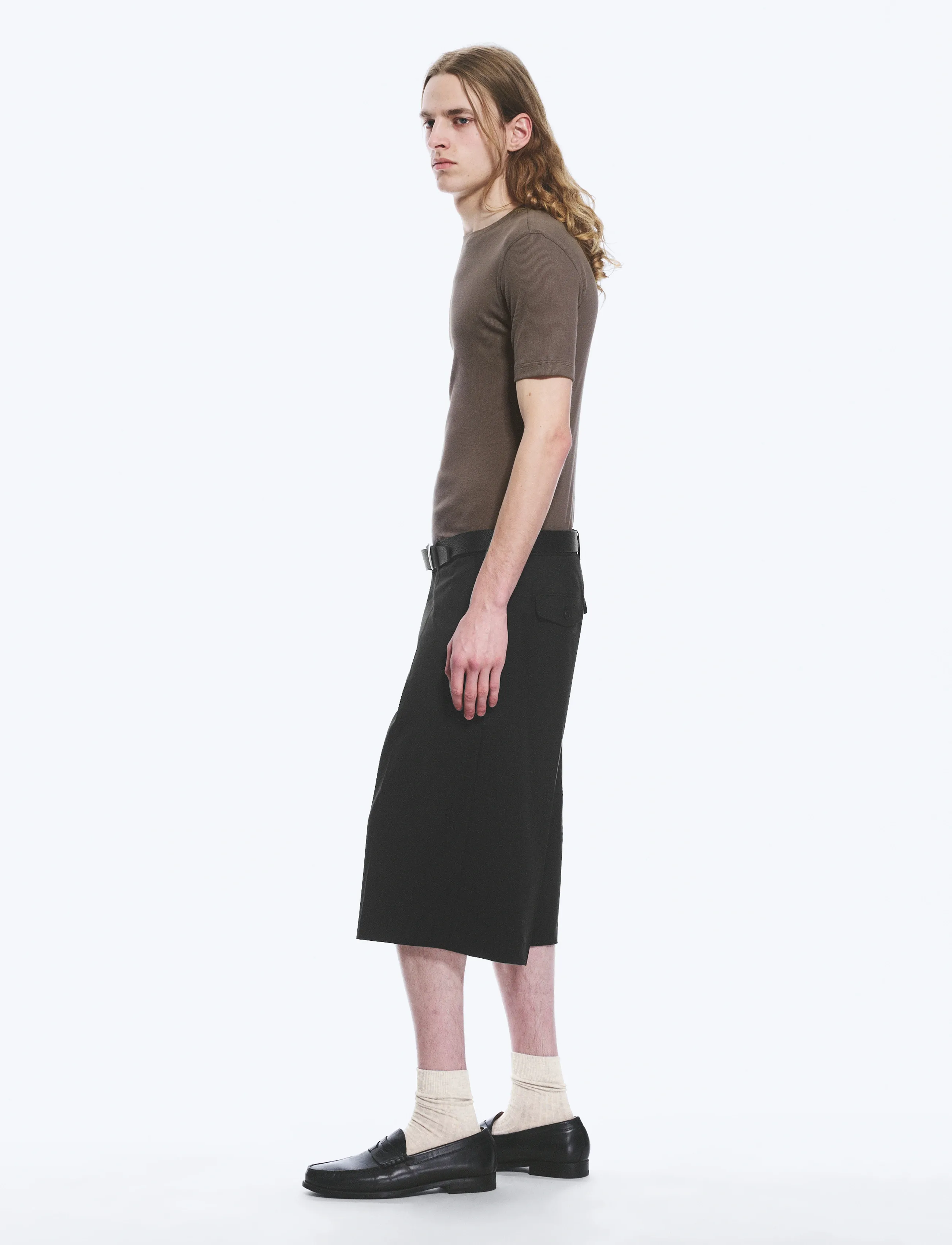Weekday - Low Rise Relaxed Suiting Shorts - krótkie spodenki - black - 3