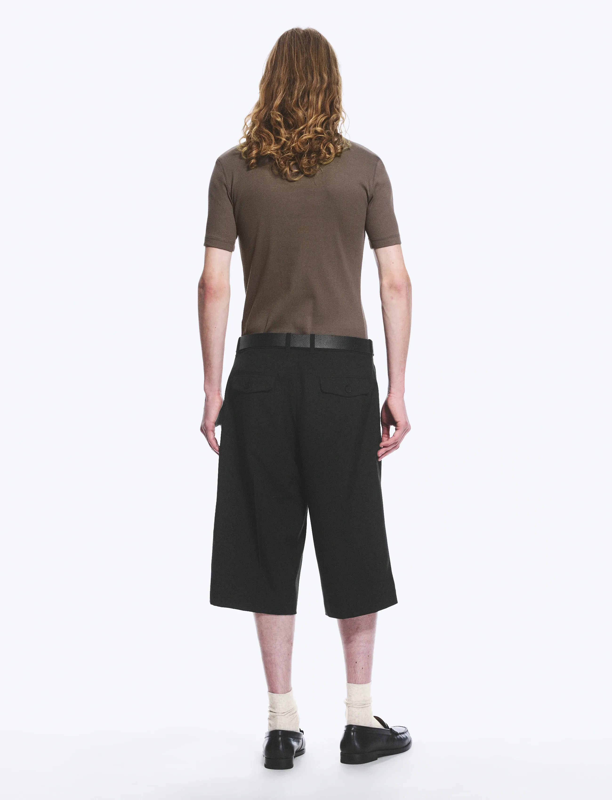 Weekday - Low Rise Relaxed Suiting Shorts - krótkie spodenki - black - 4