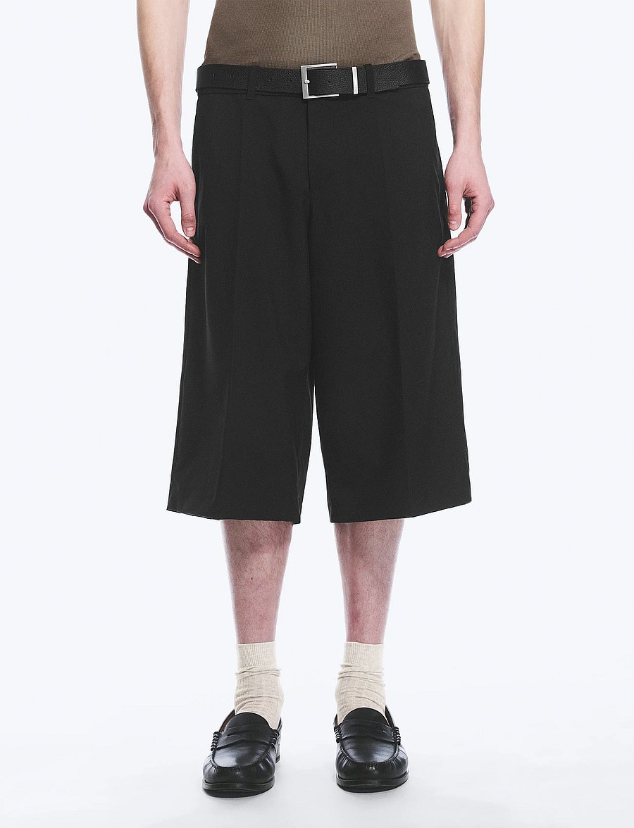 Weekday - Low Rise Relaxed Suiting Shorts - vabaaja lühikesed püksid - black - 5