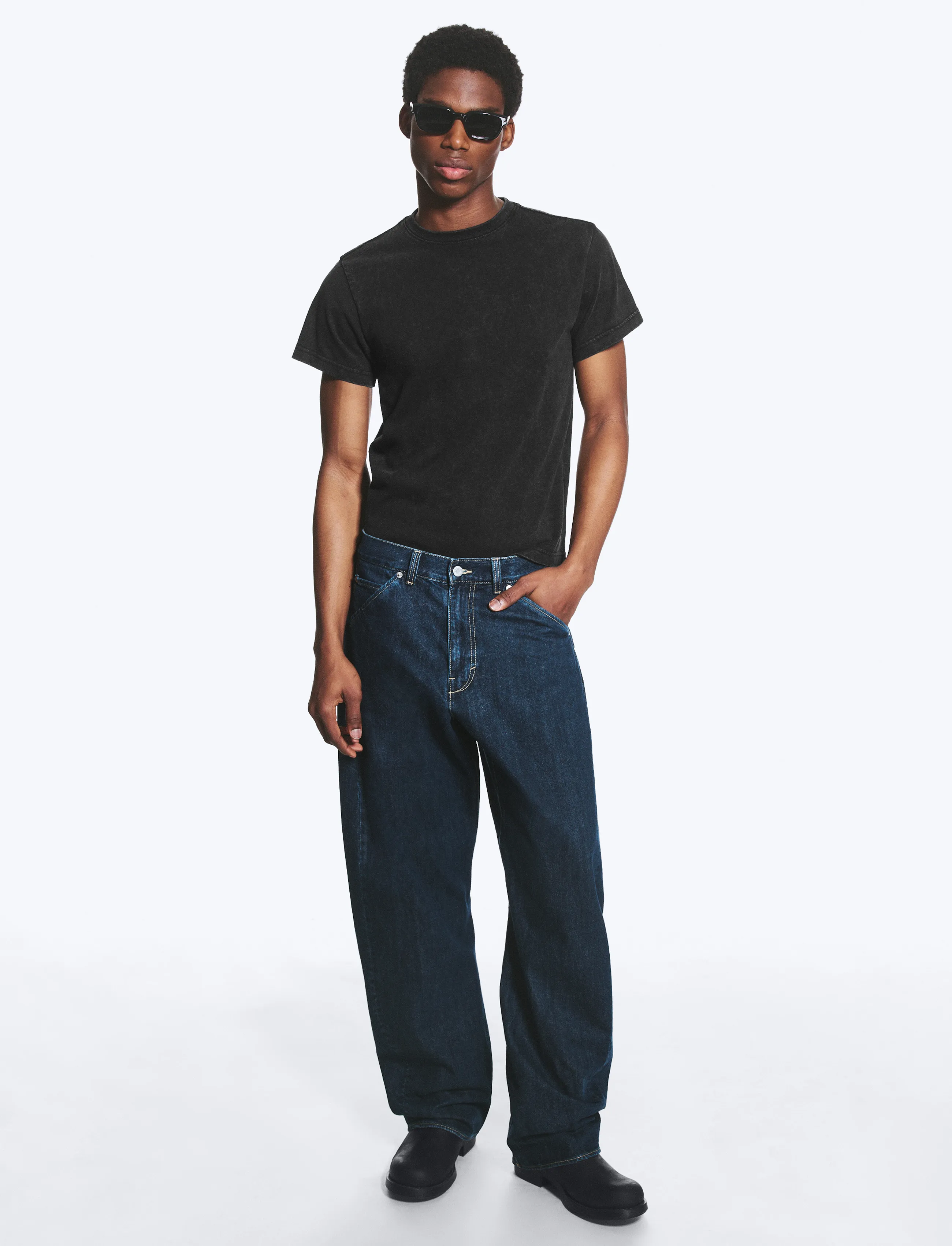 Weekday Low Rise Loose Skewed Jeans, 29, Marineblau - Relaxed, Männerswear
