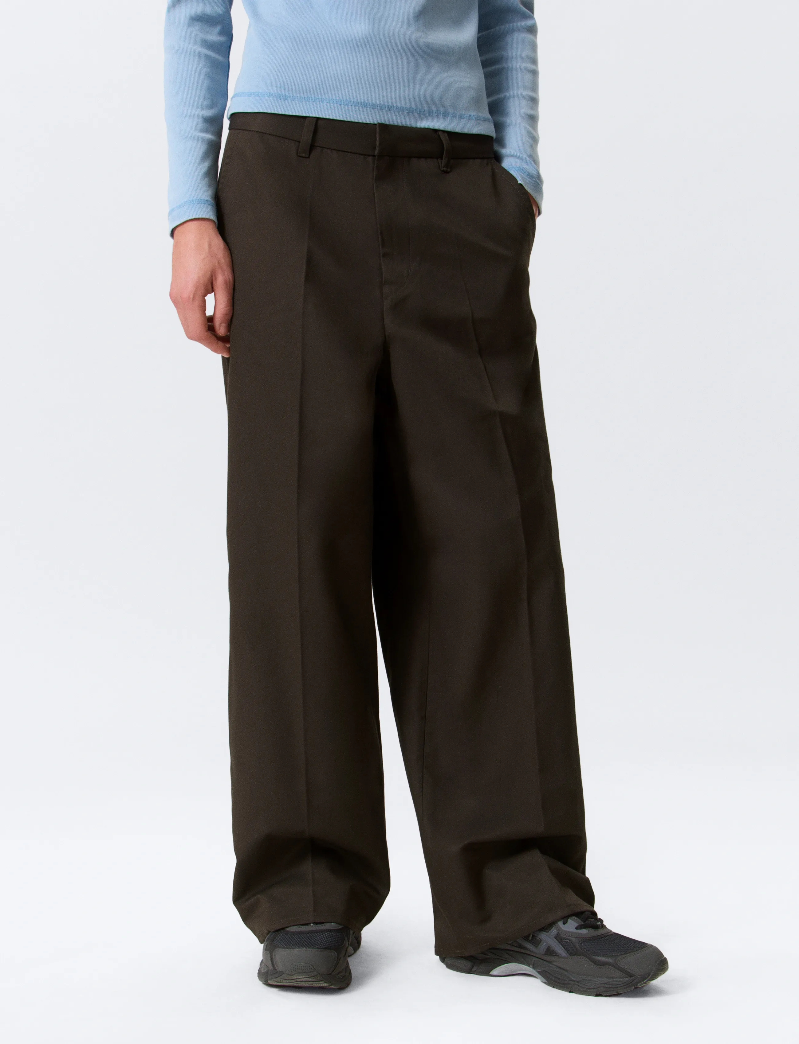 Weekday - Emil Loose Fit Chino Trousers - chinos - dark brown - 5