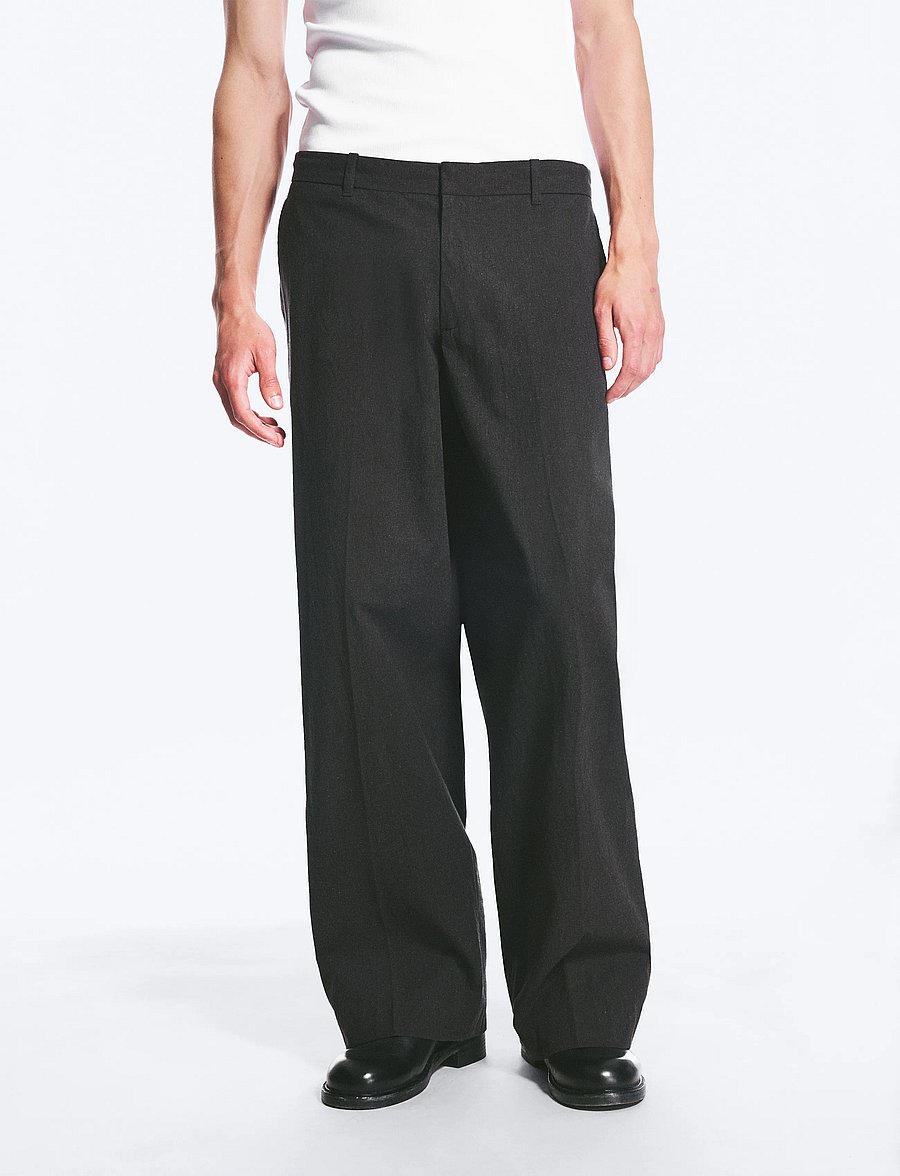 Weekday - Florian Pleated Relaxed Suiting Trousers - suit trousers - black - 5