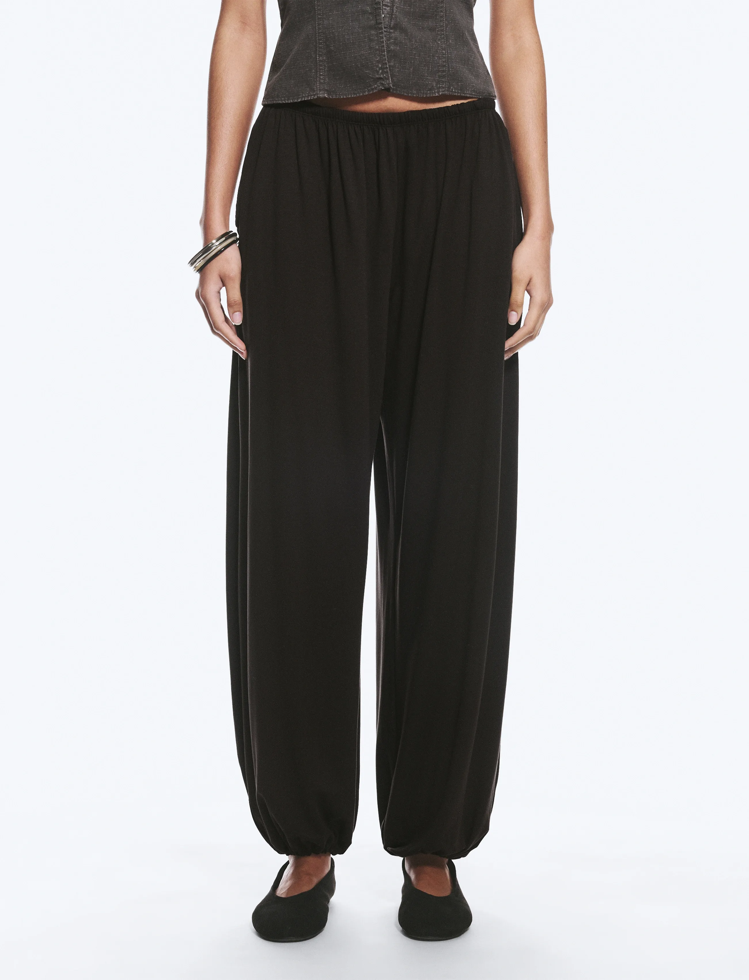 Weekday - Soft Mid-Rise Balloon Trousers - barrel-bukser - dark brown - 3