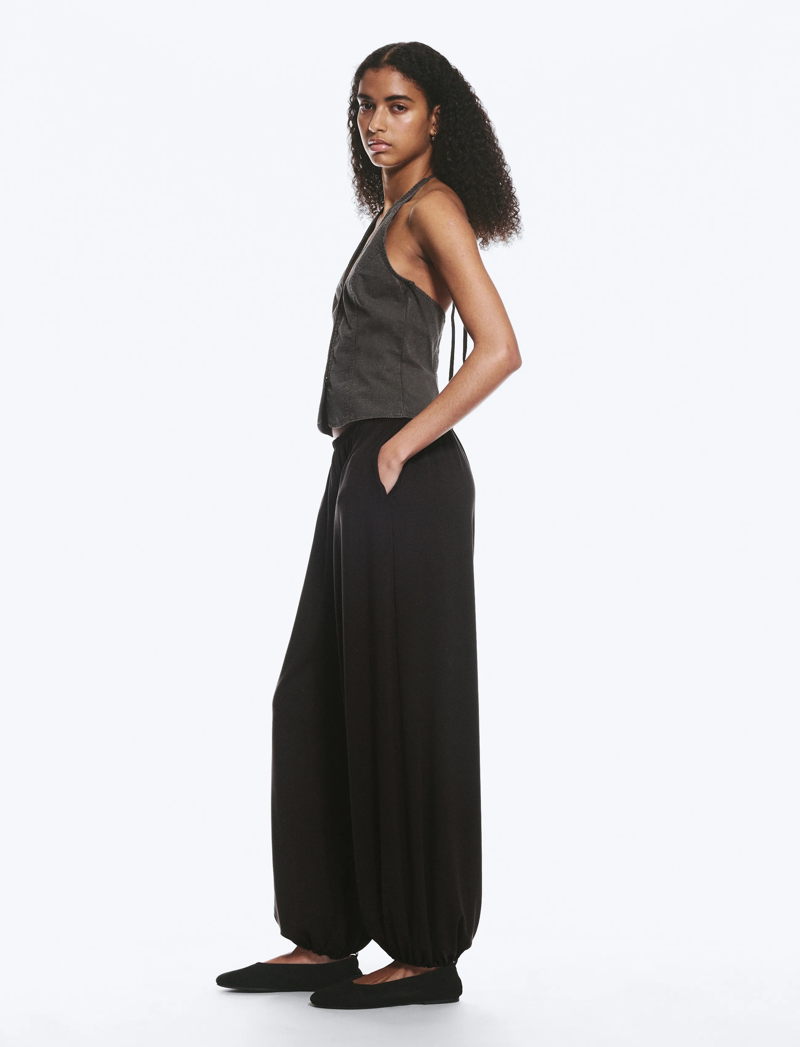 Weekday - Soft Mid-Rise Balloon Trousers - barrel-bukser - dark brown - 4
