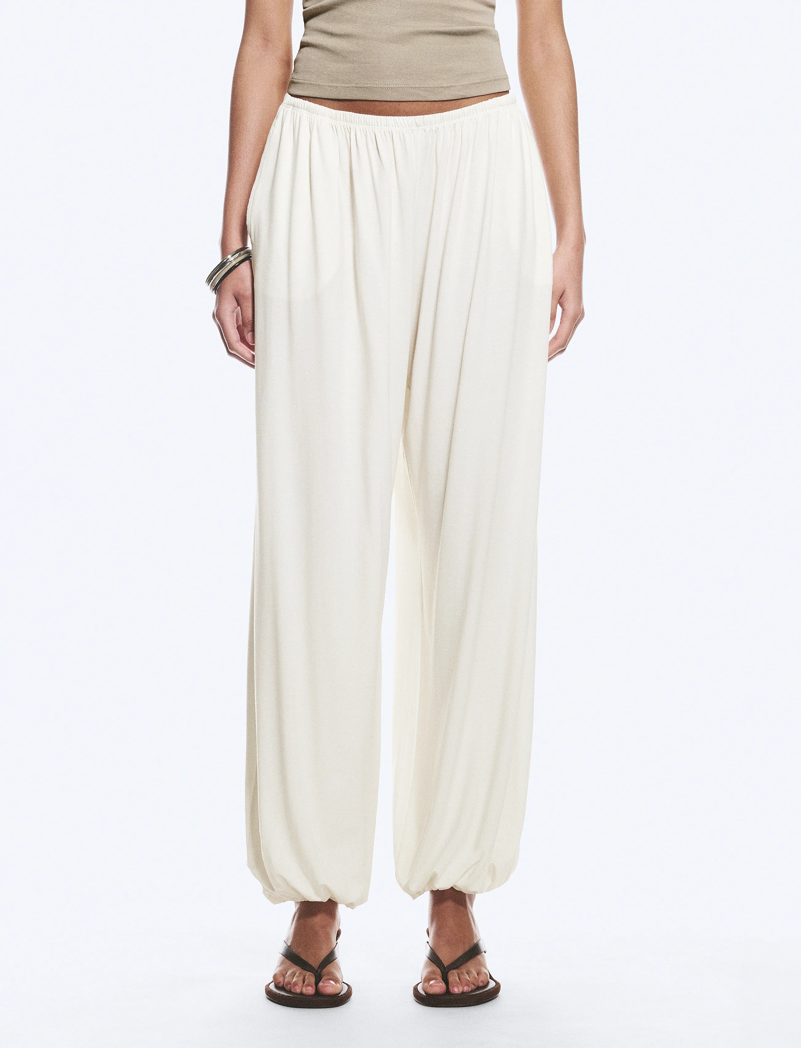 Weekday - Soft Mid-Rise Balloon Trousers - barrel trousers - white - 3