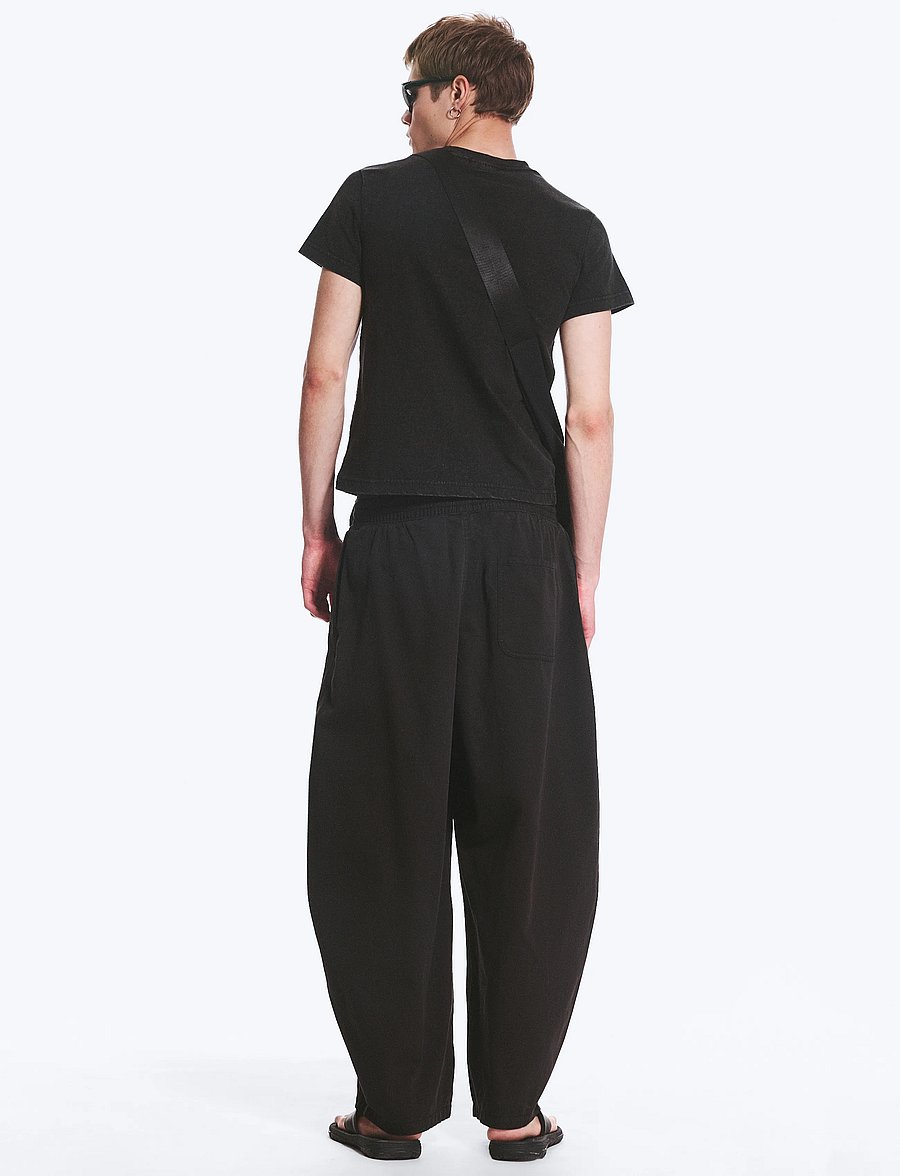 Weekday - Barrel Pull-on Trousers - casual trousers - black - 4