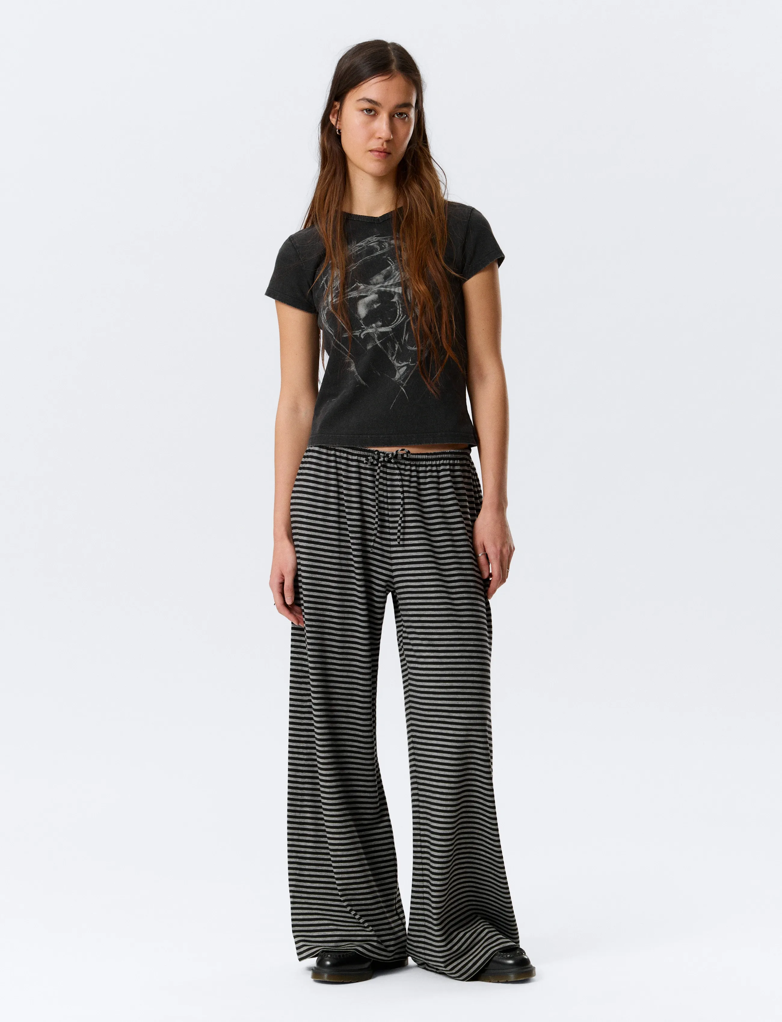 Weekday Mid Rise Loose Wide Leg Lyocell Trousers - Transitional Layering - GREY MELANGE/BLACK STRIPE / grey