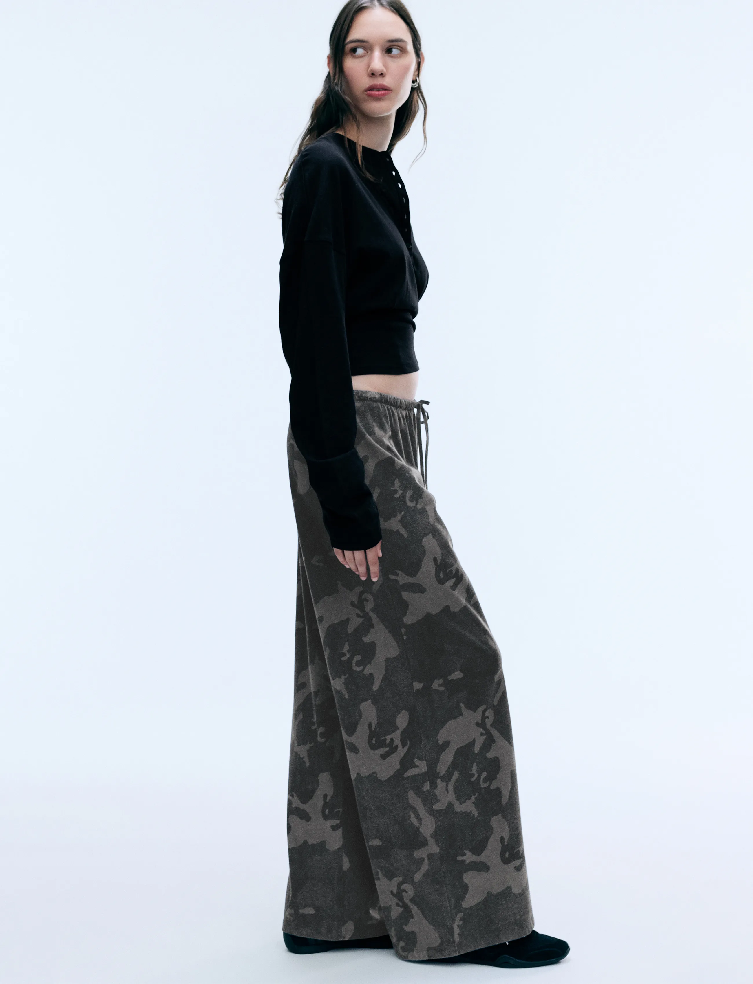 WEEKDAY Turner Drapey Trousers byxor dam – bild 2