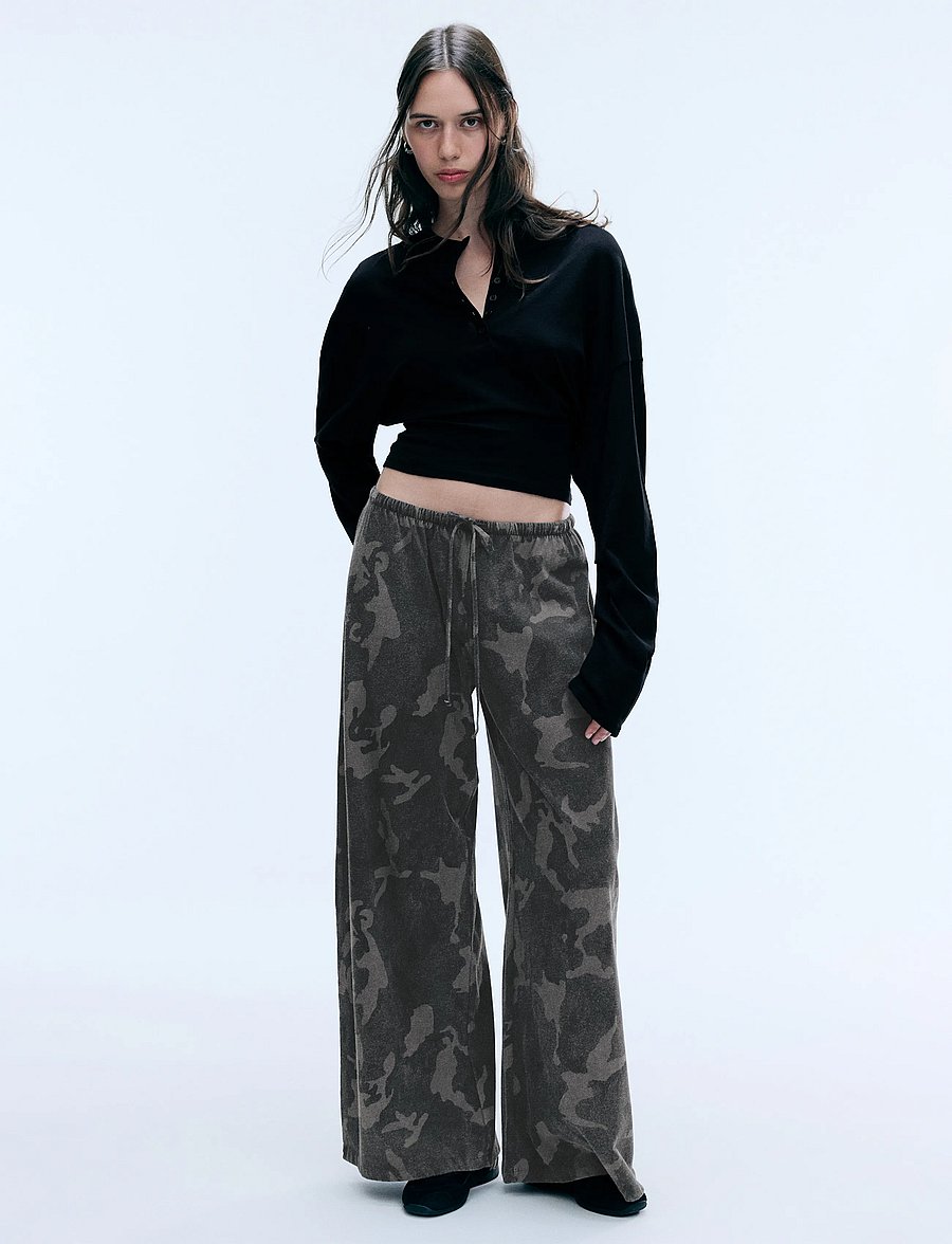 Weekday - Turner Drapey Trousers - hosen mit weitem bein - camo - 4